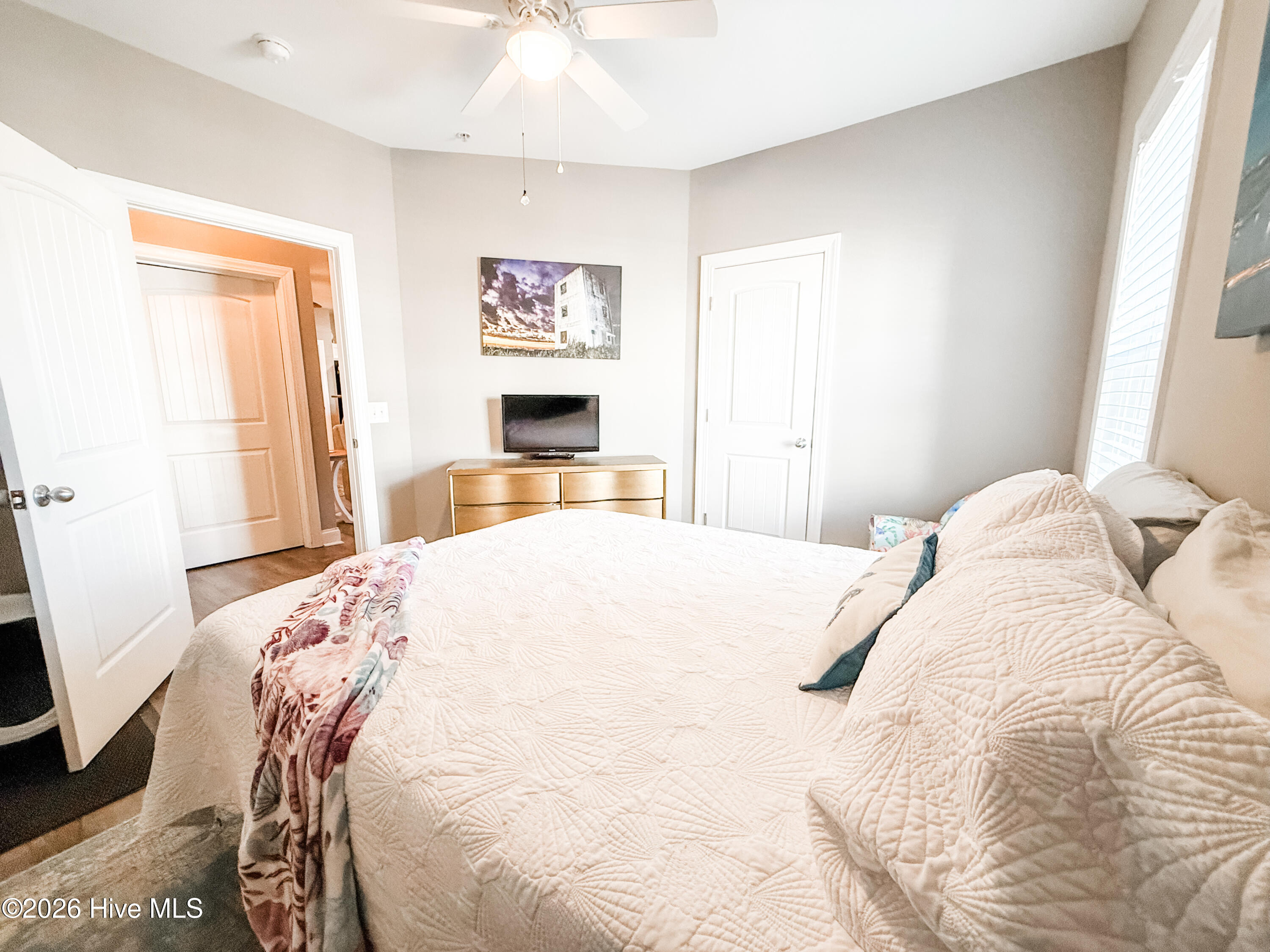 100554593 | Photo 32