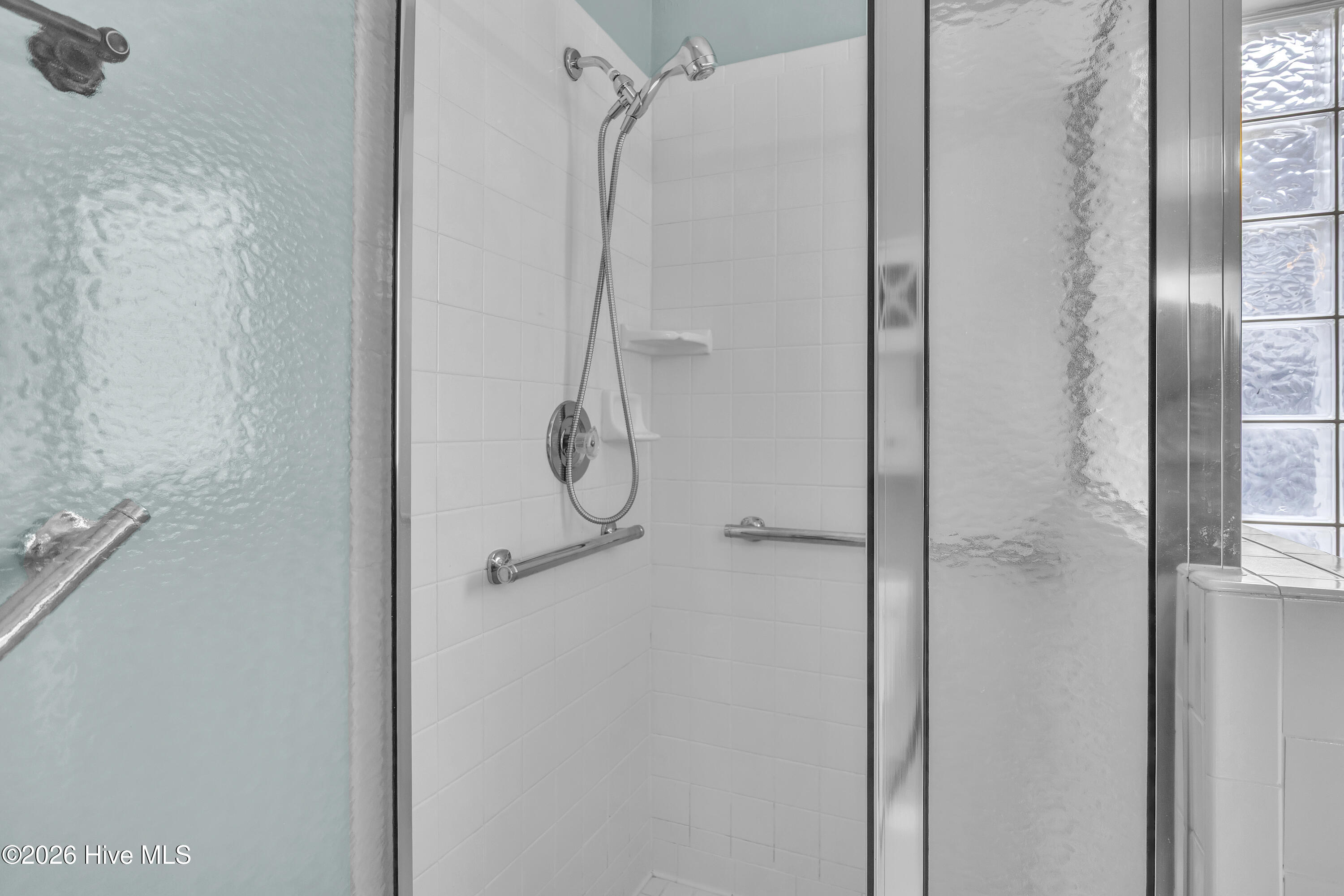 100560677 | Photo 22