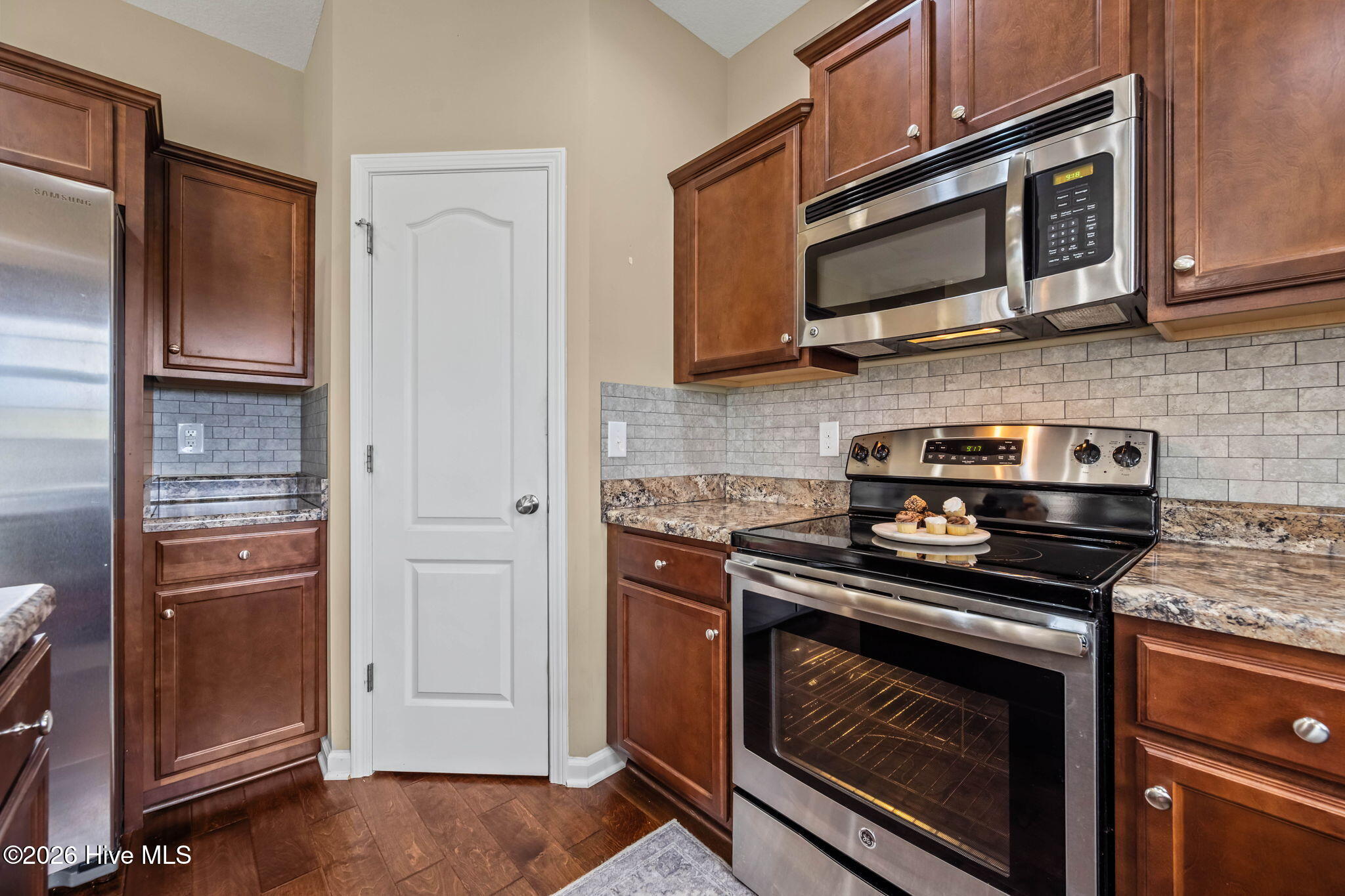 100567705 | Photo 13