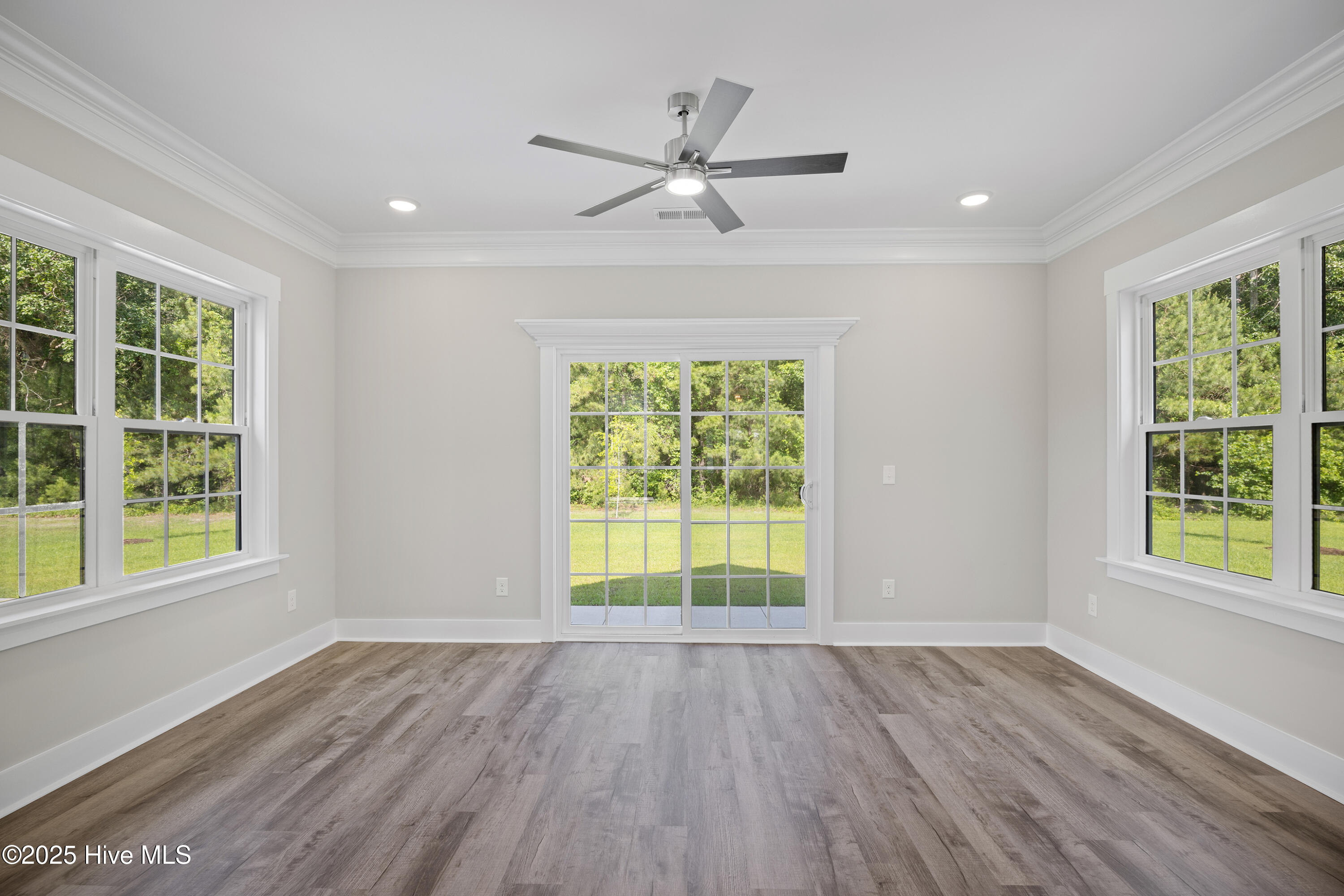 100472156 | Photo 19