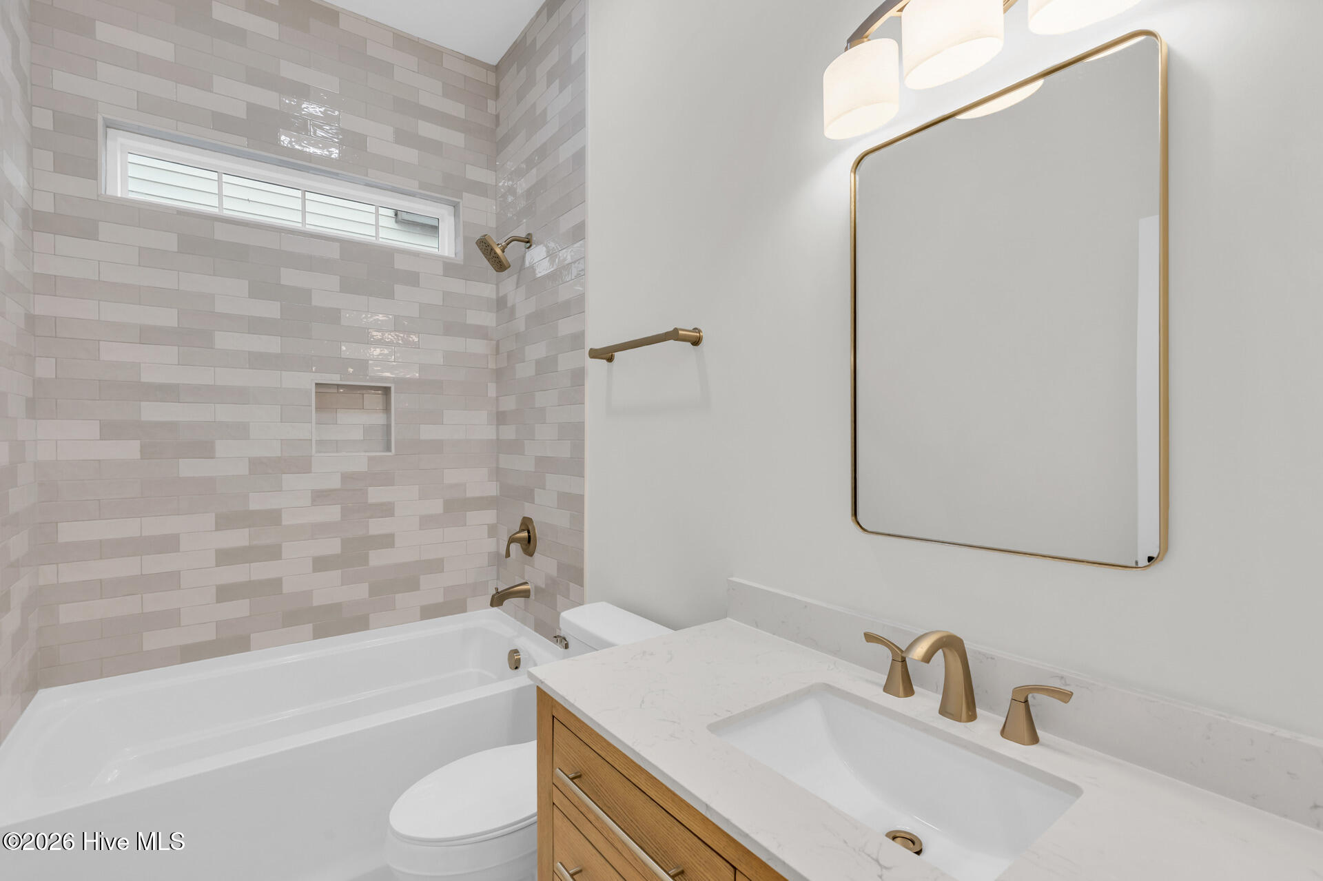 100544871 | Photo 26