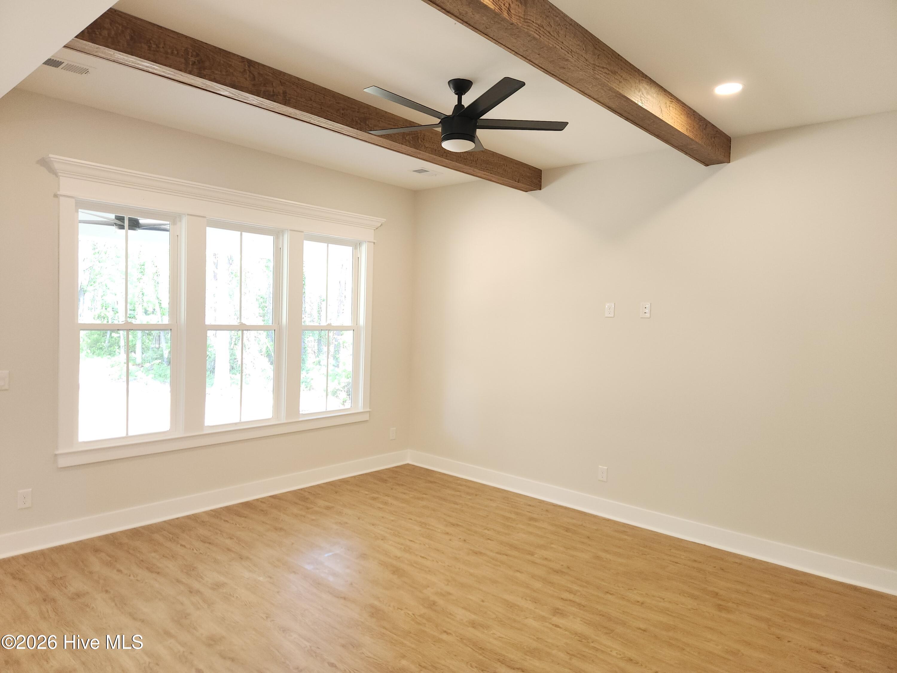 100567730 | Photo 10