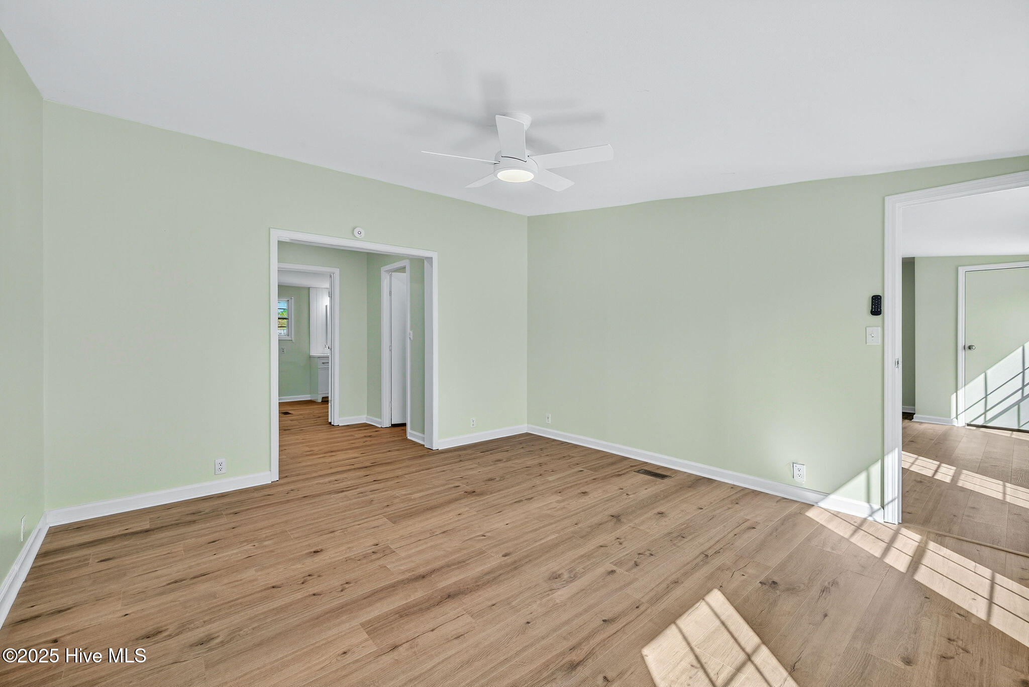 100539132 | Photo 16