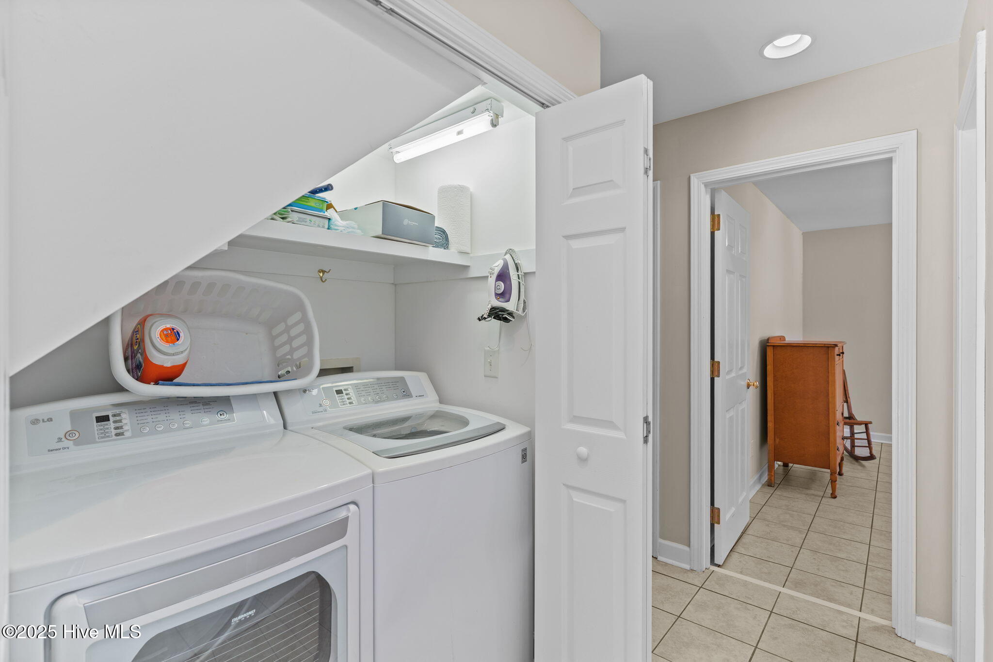 100543111 | Photo 61