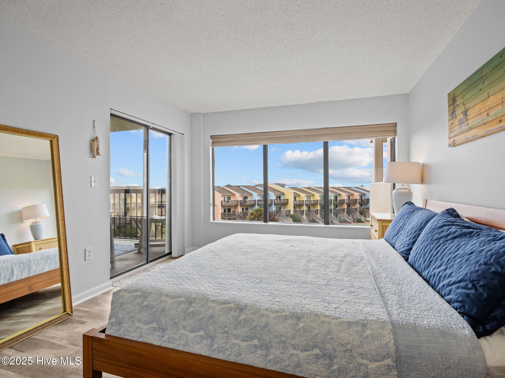 100520425 | Photo 20