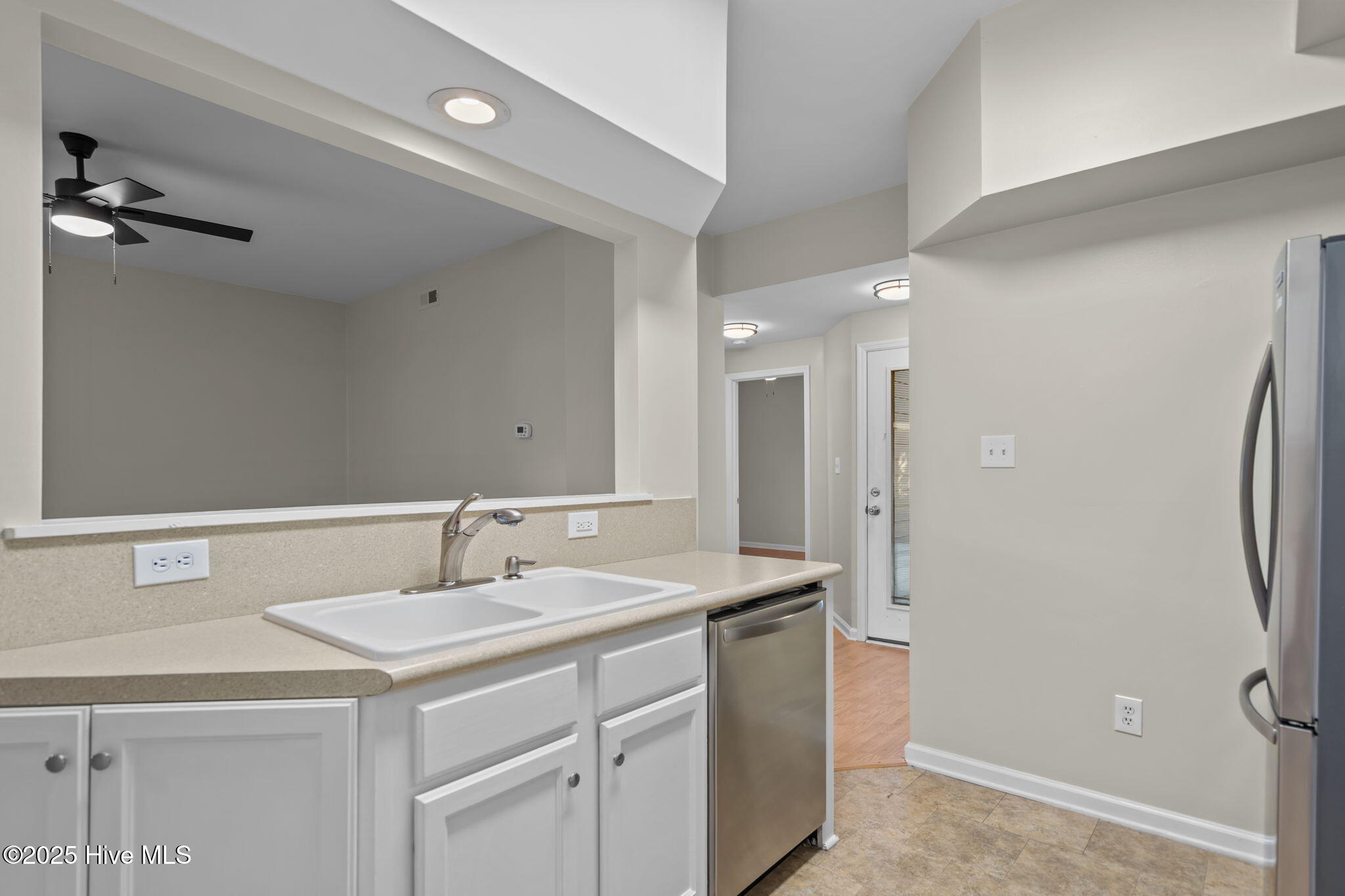 100539656 | Photo 36