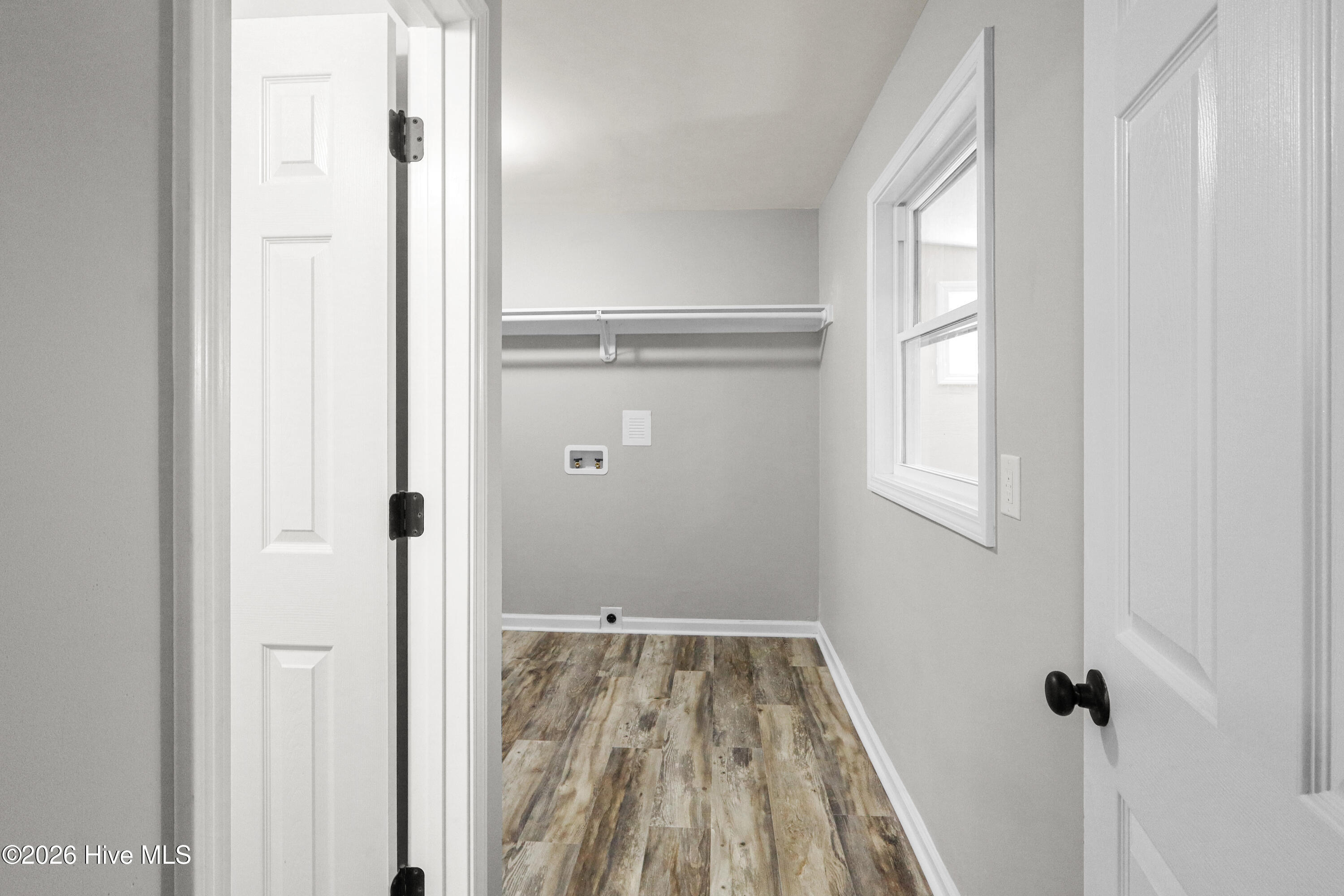 100569517 | Photo 33