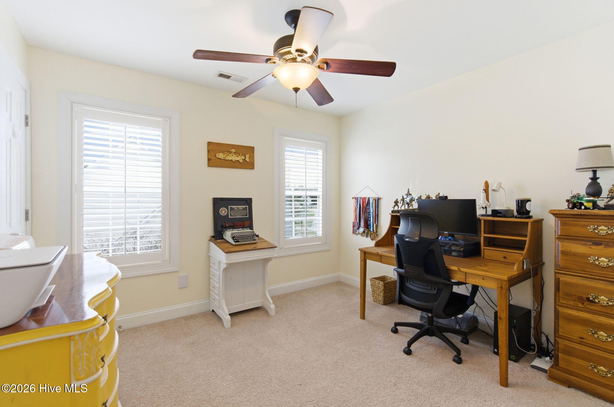 100561216 | Photo 29