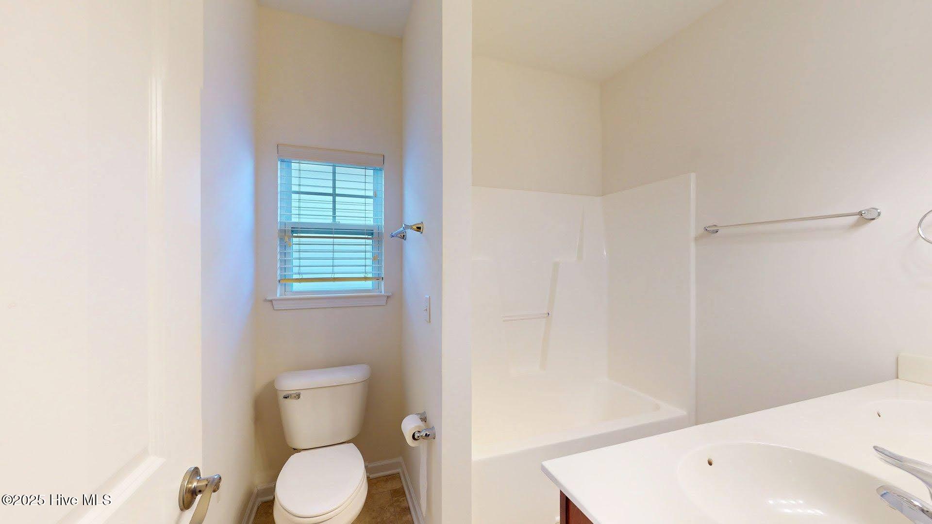 100546464 | Photo 21