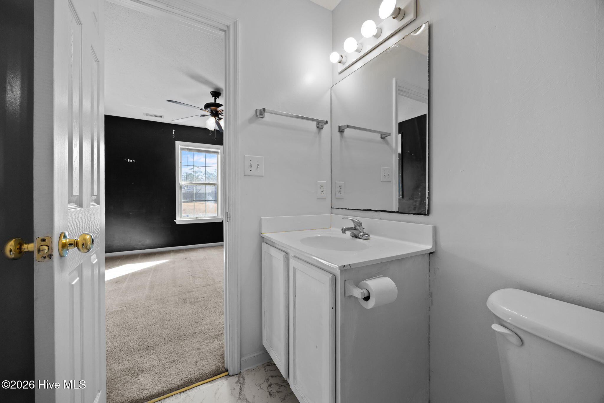 100550152 | Photo 25