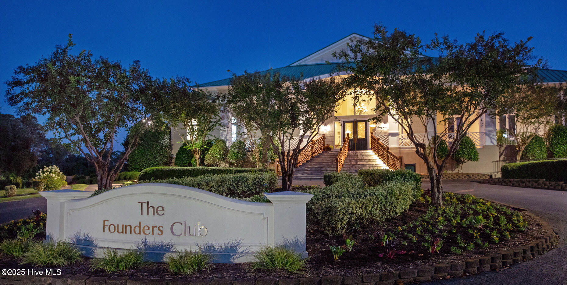 100505939 | Photo 87