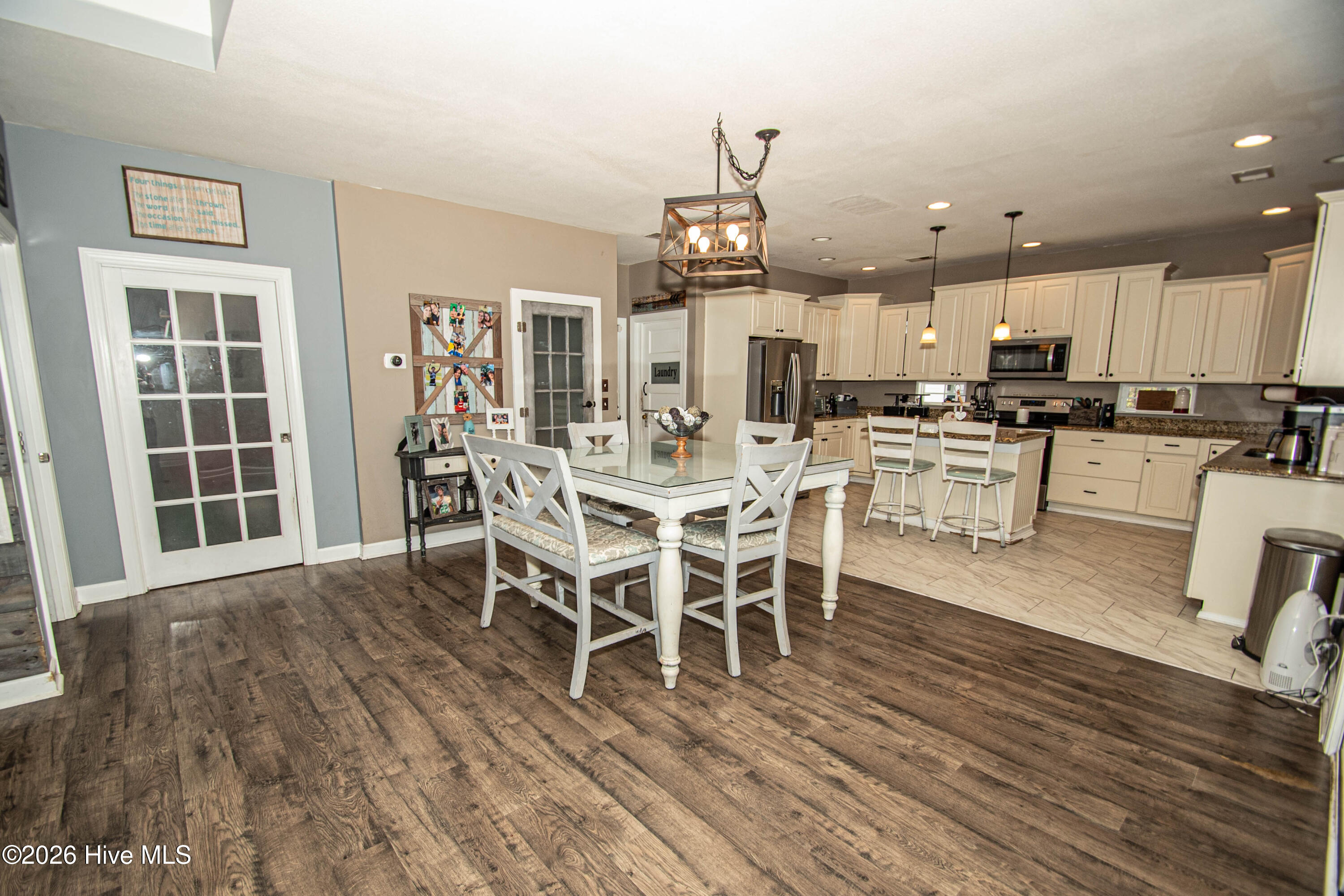 100553026 | Photo 34