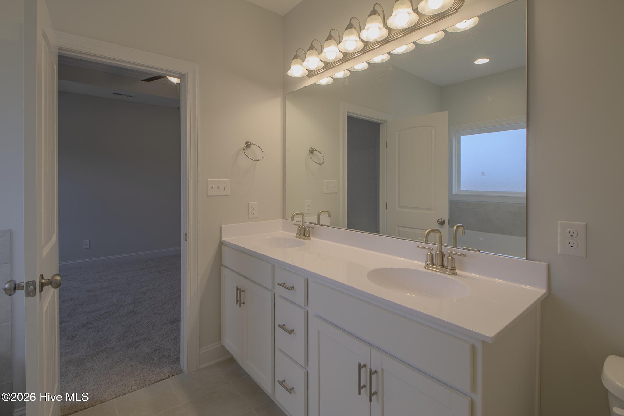 100511228 | Photo 18