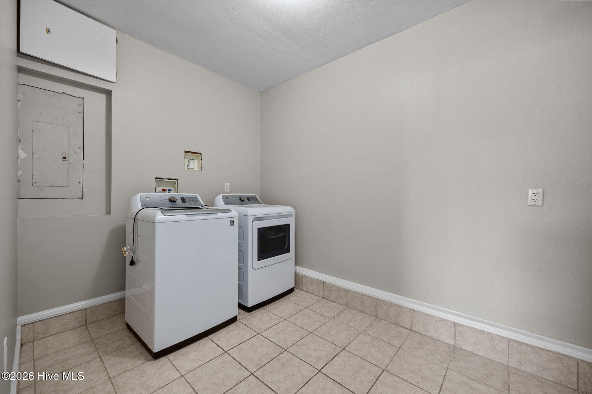 100550445 | Photo 27