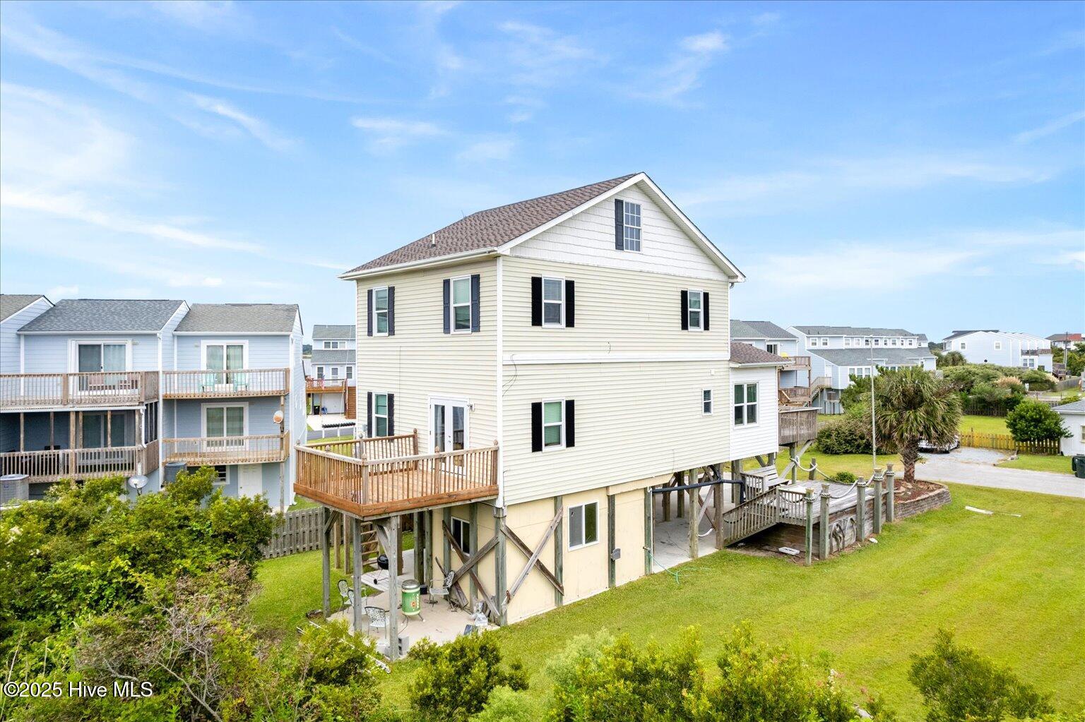 100530582 | Photo 12