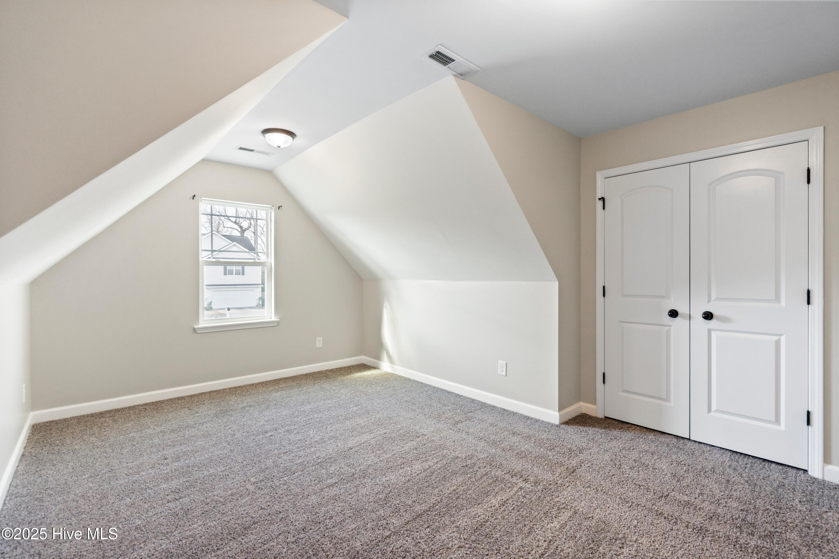 100545716 | Photo 38