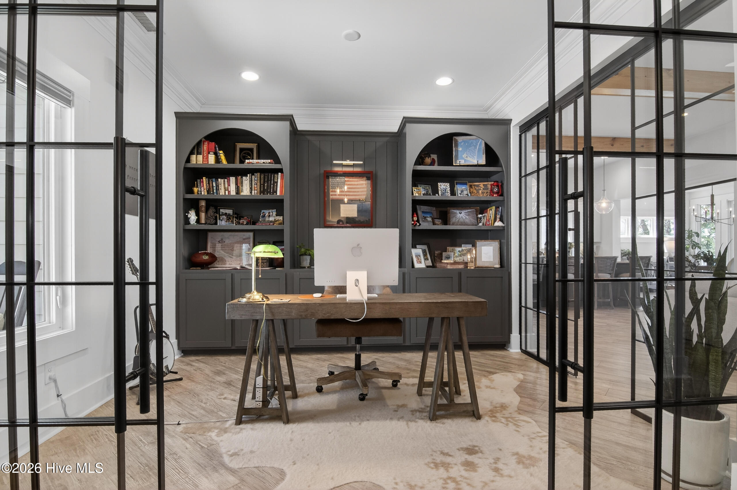 100565321 | Photo 20