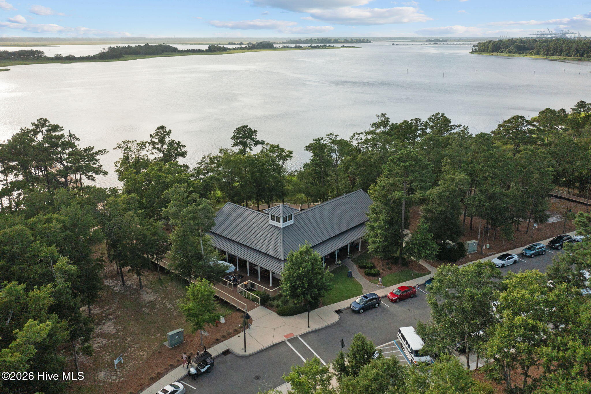 100554232 | Photo 42