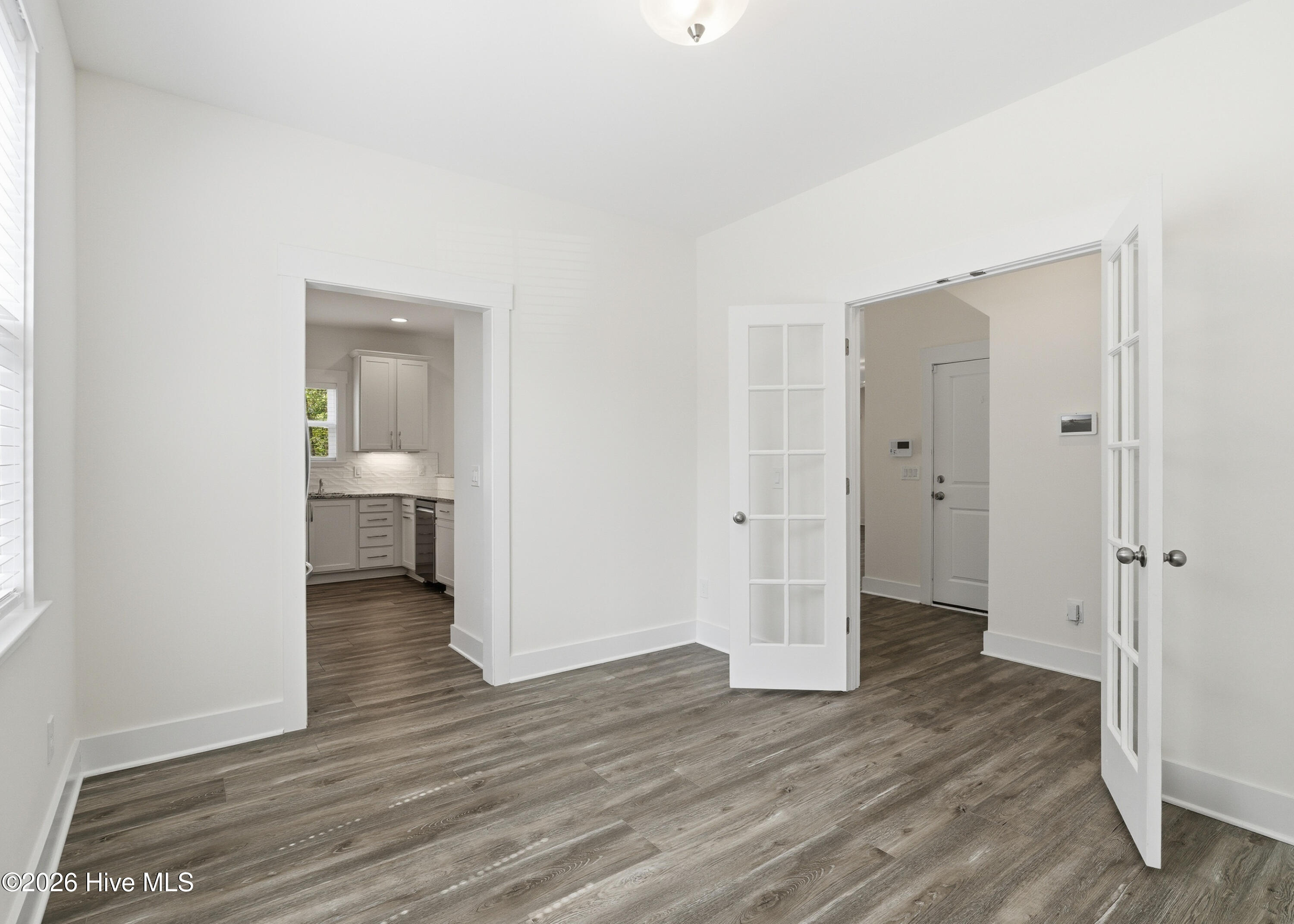 100570577 | Photo 13