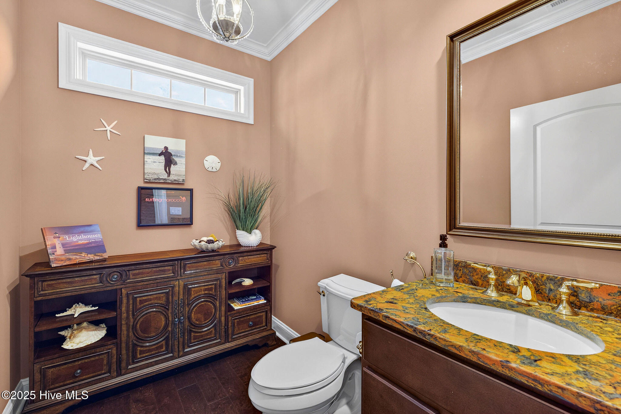 100543133 | Photo 32