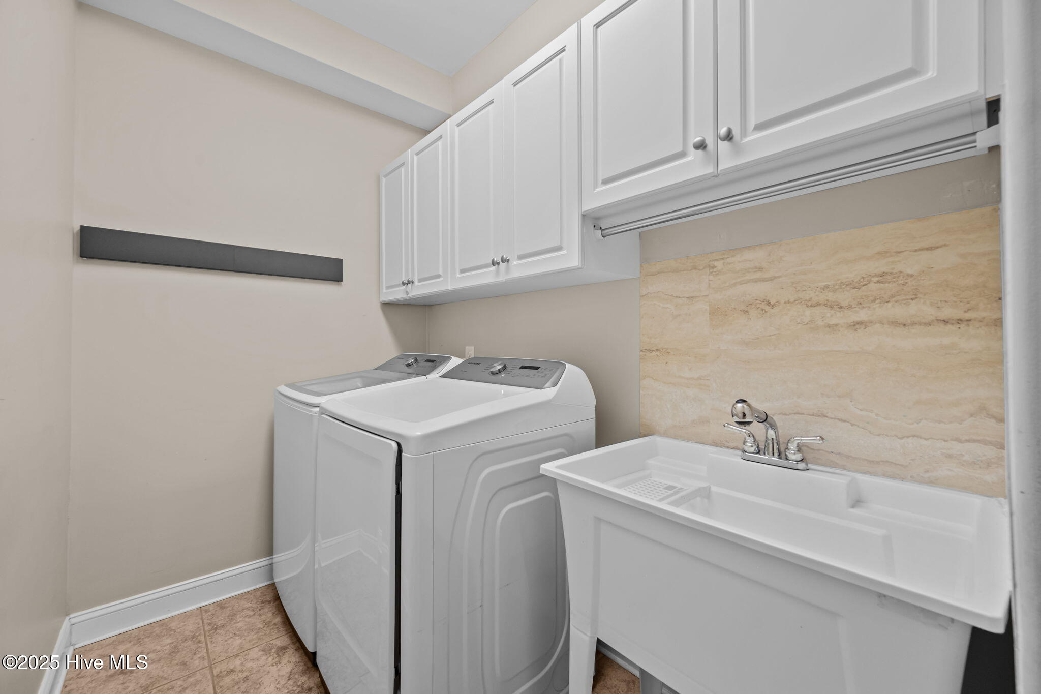 100524687 | Photo 27