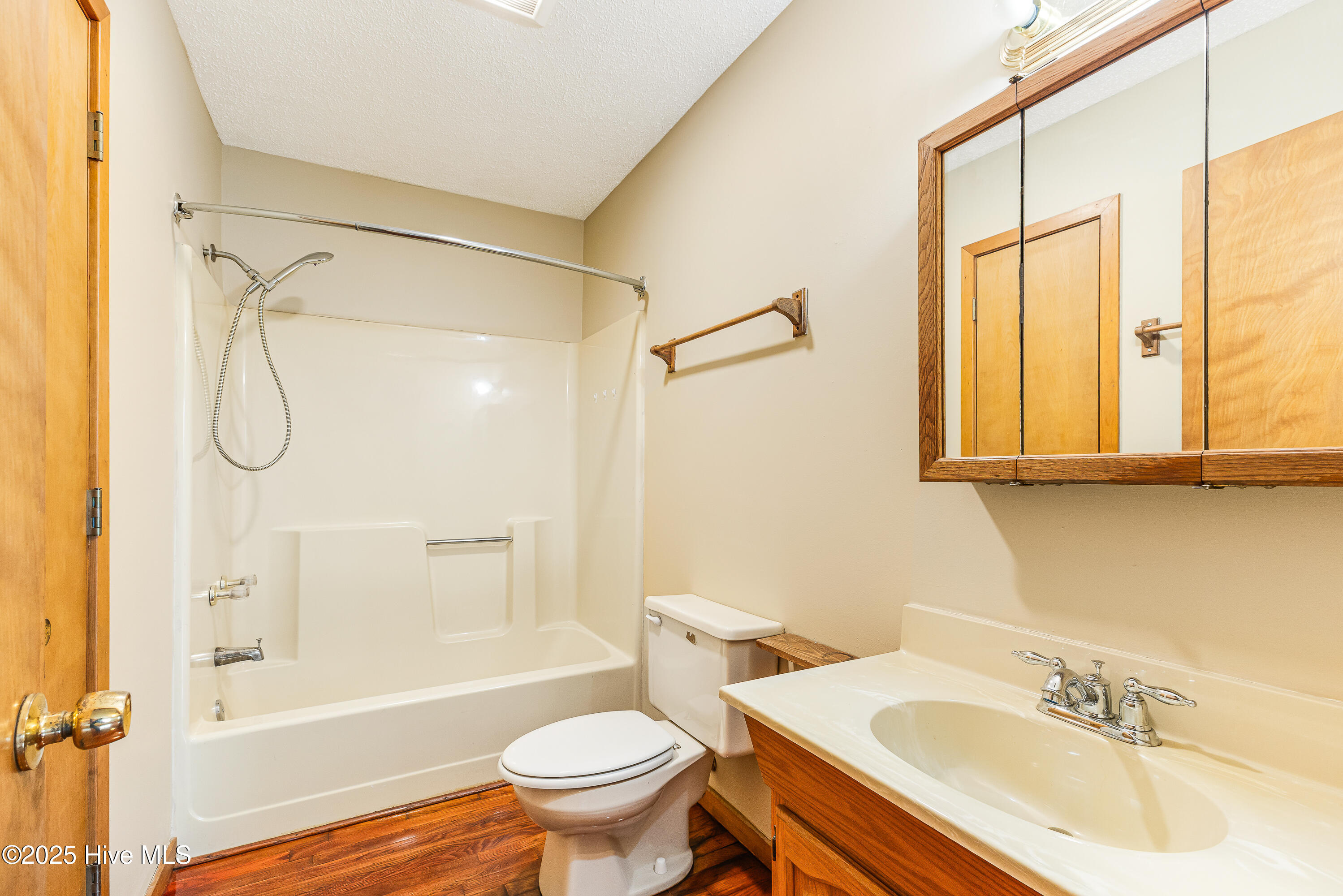 100528021 | Photo 19