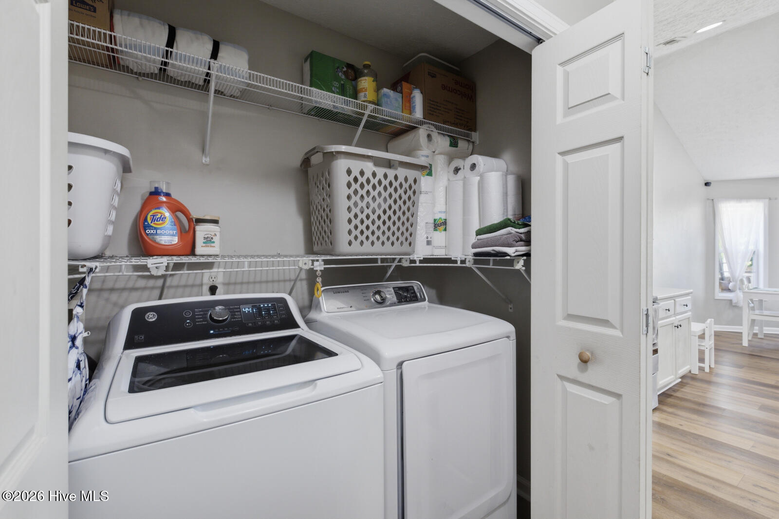 100568997 | Photo 11