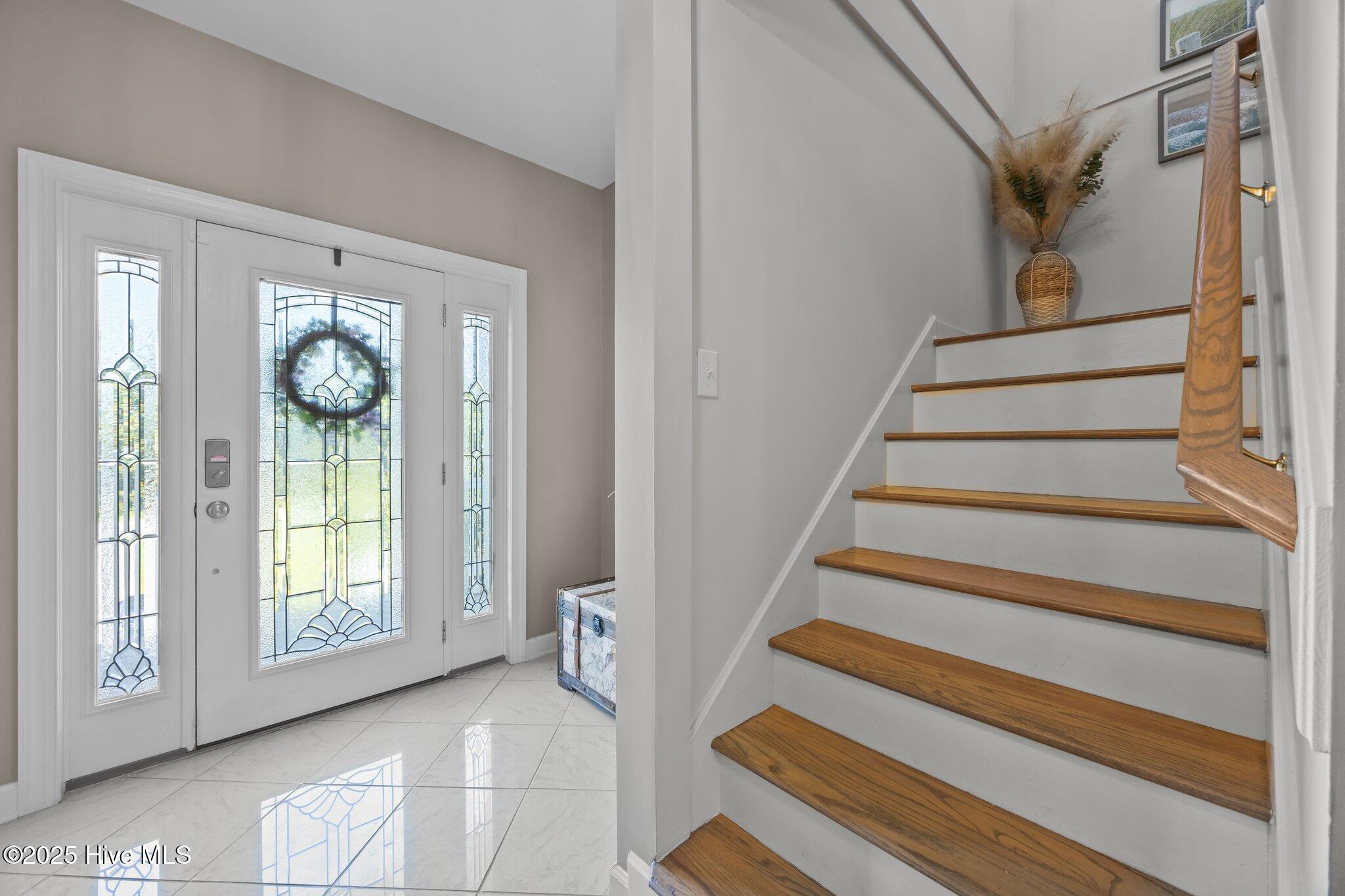 100517402 | Photo 12