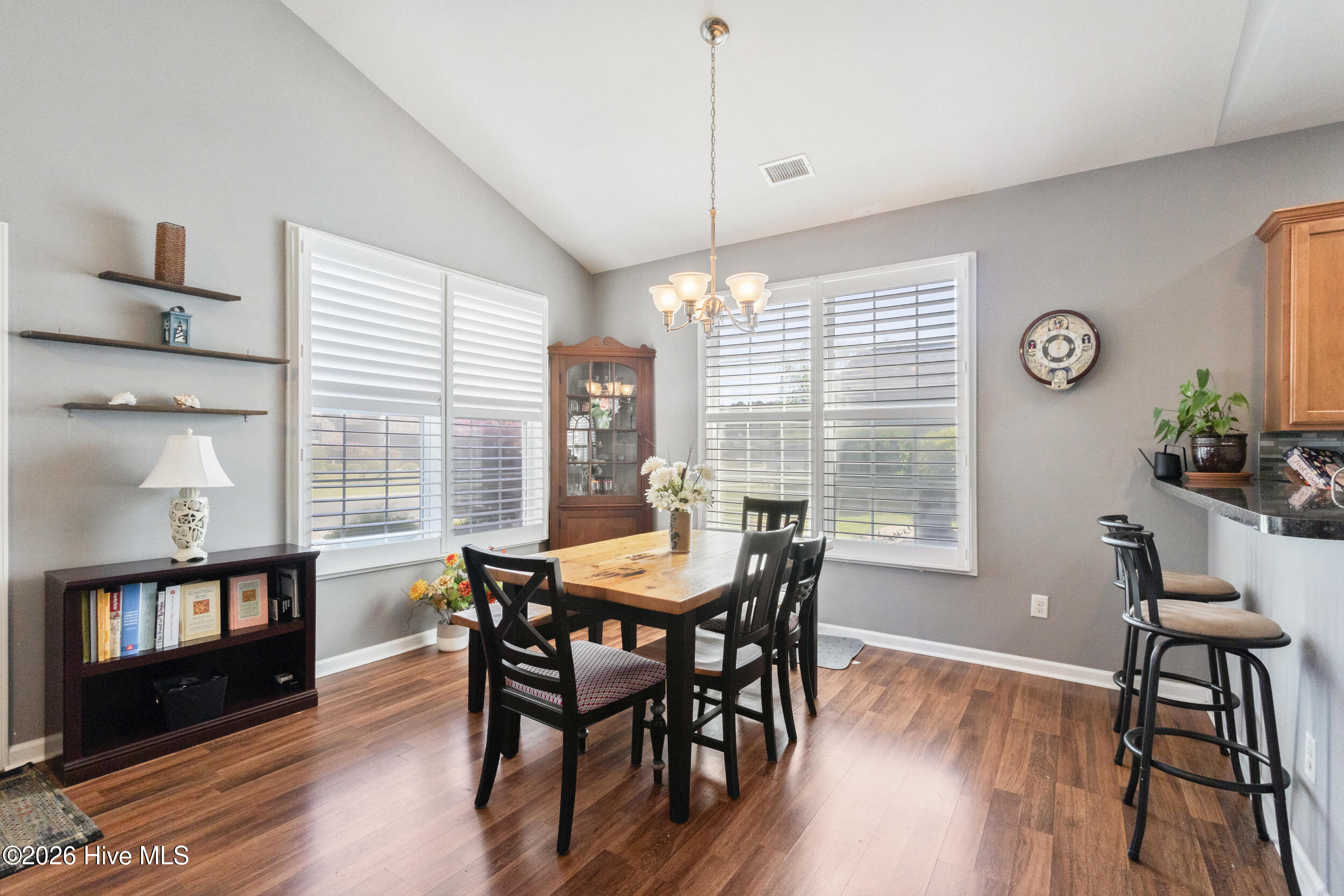 100565406 | Photo 14