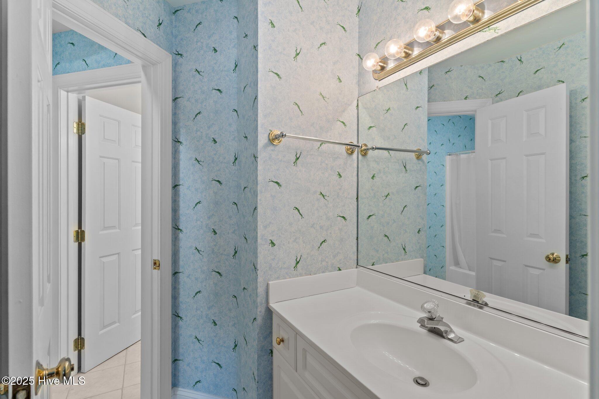 100549329 | Photo 38