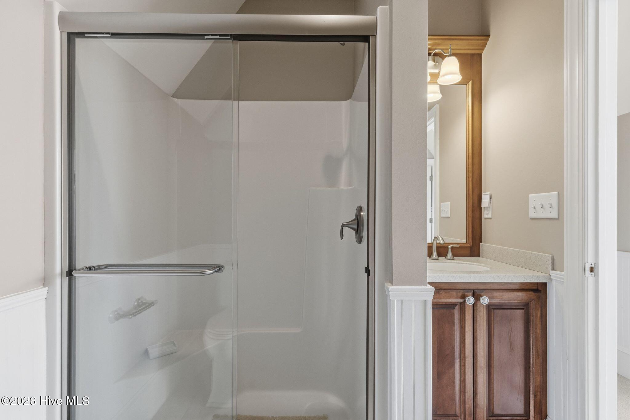 100565083 | Photo 49