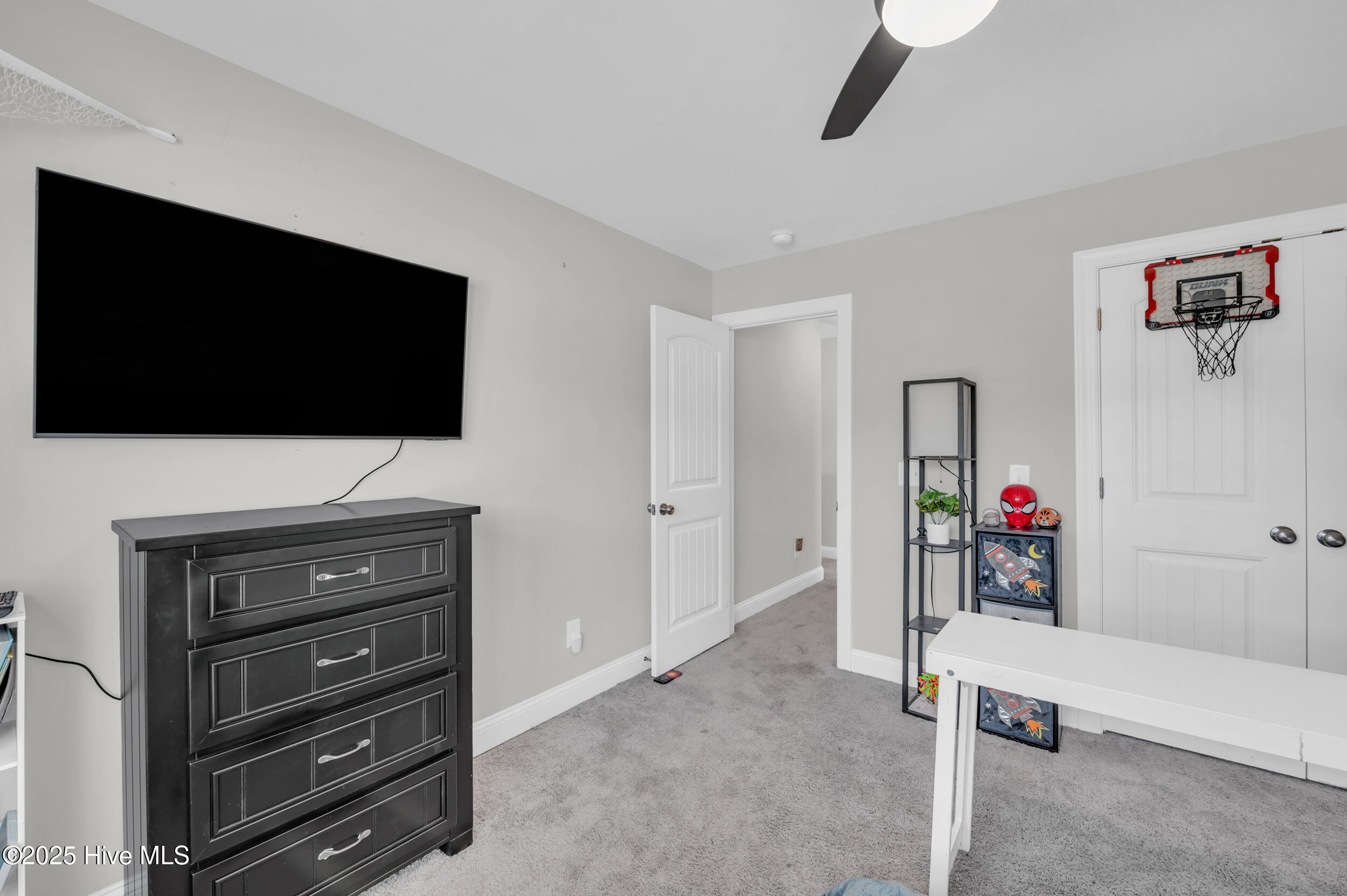 100530270 | Photo 31