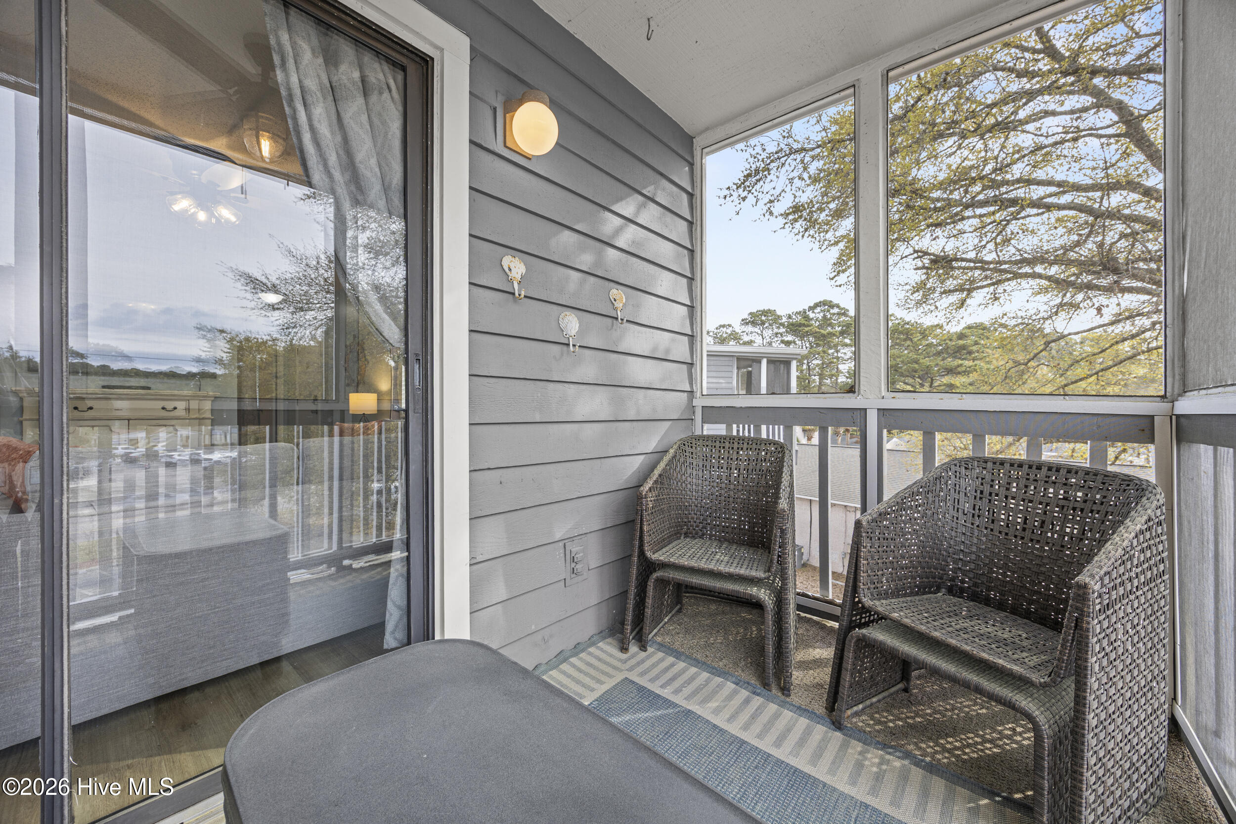 100562612 | Photo 27