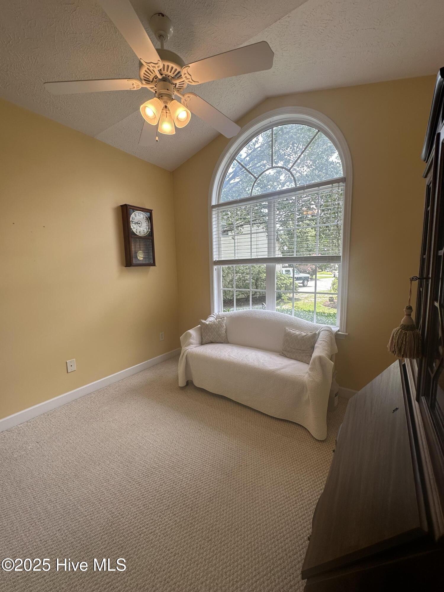 100526280 | Photo 26