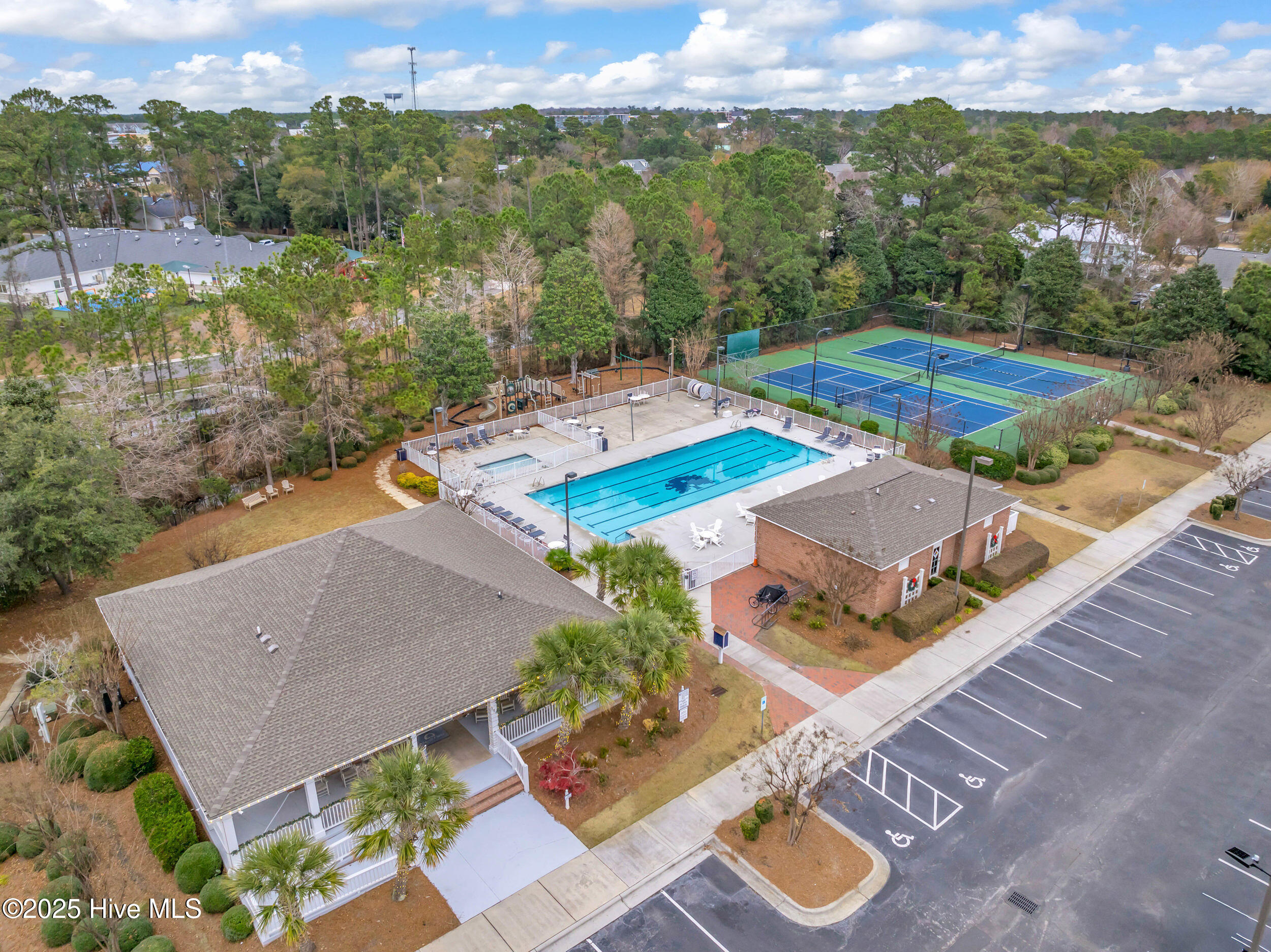 100544090 | Photo 22