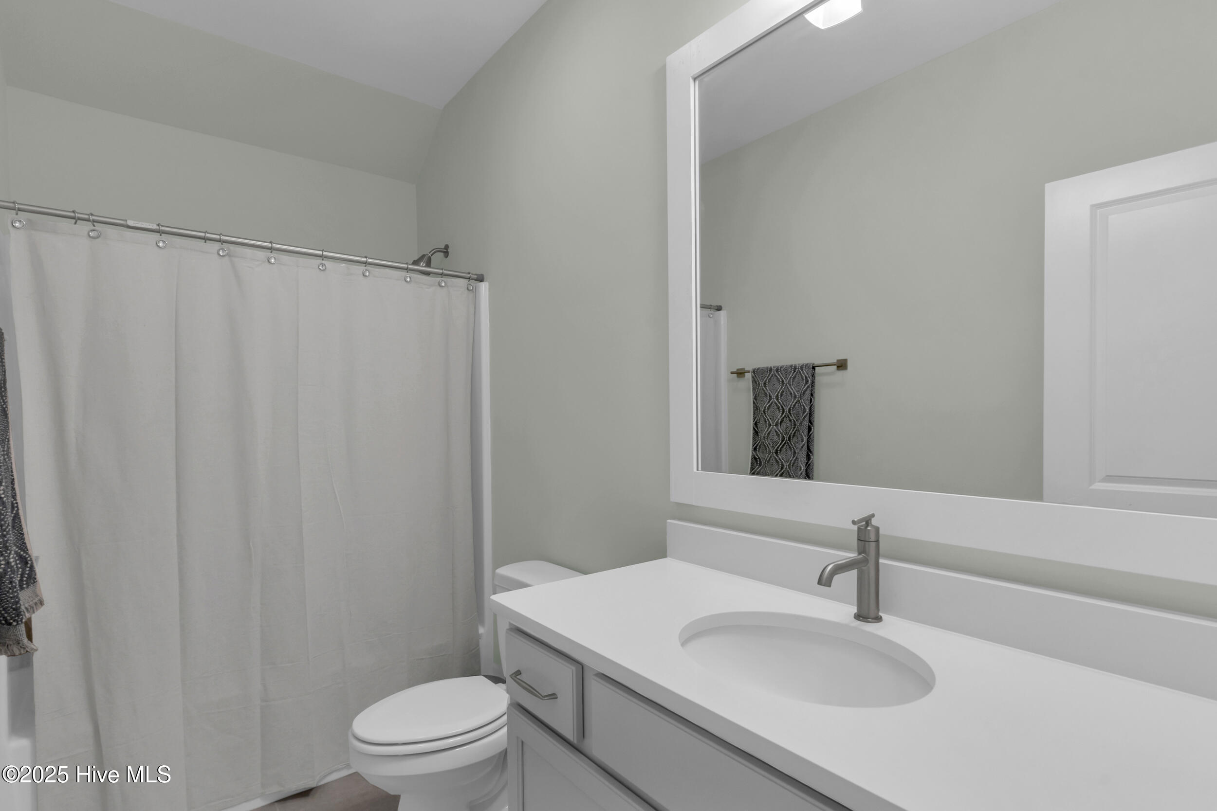 100535335 | Photo 30