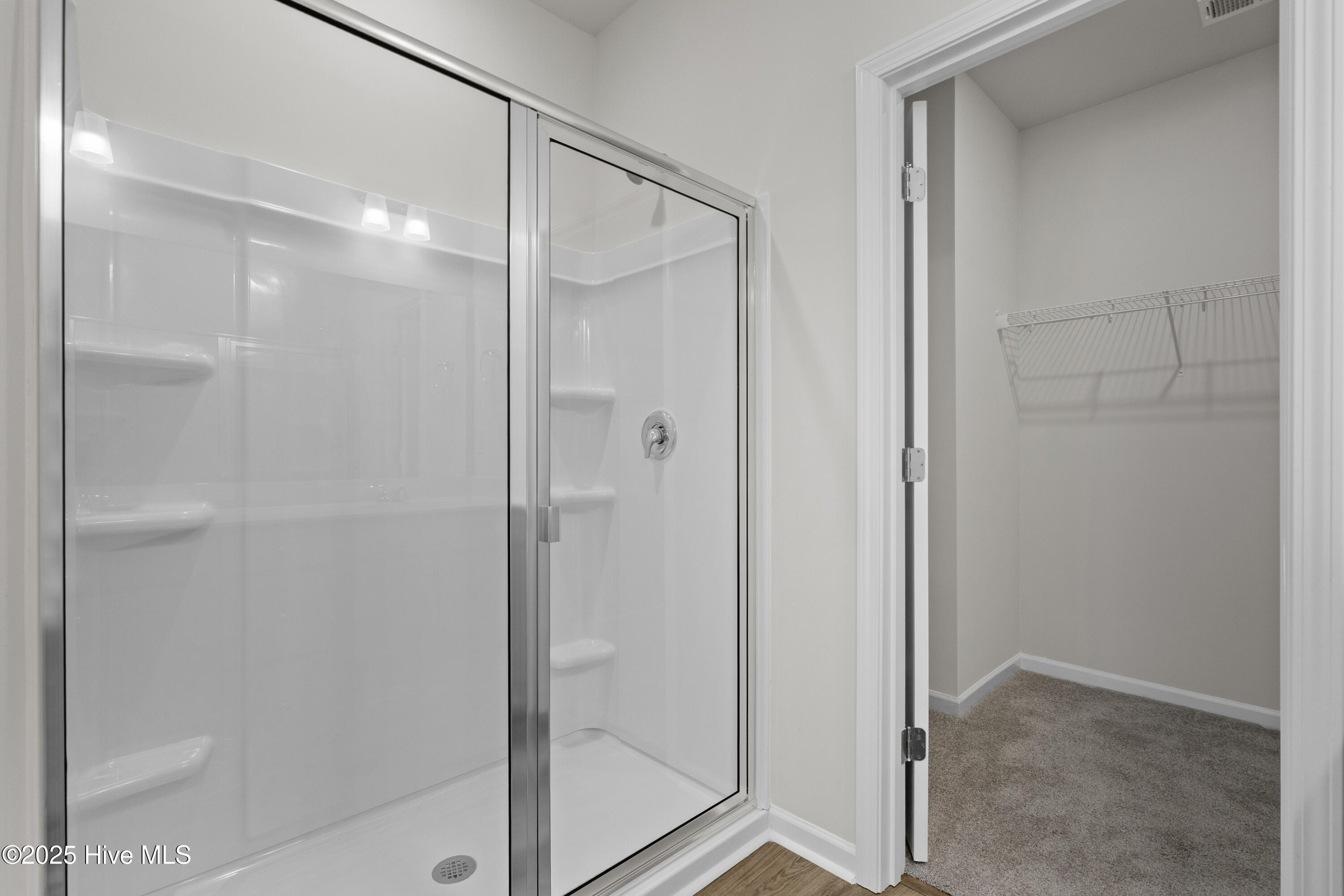 100536968 | Photo 23