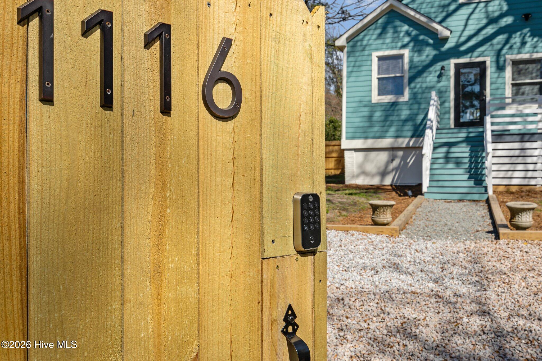 100550595 | Photo 41