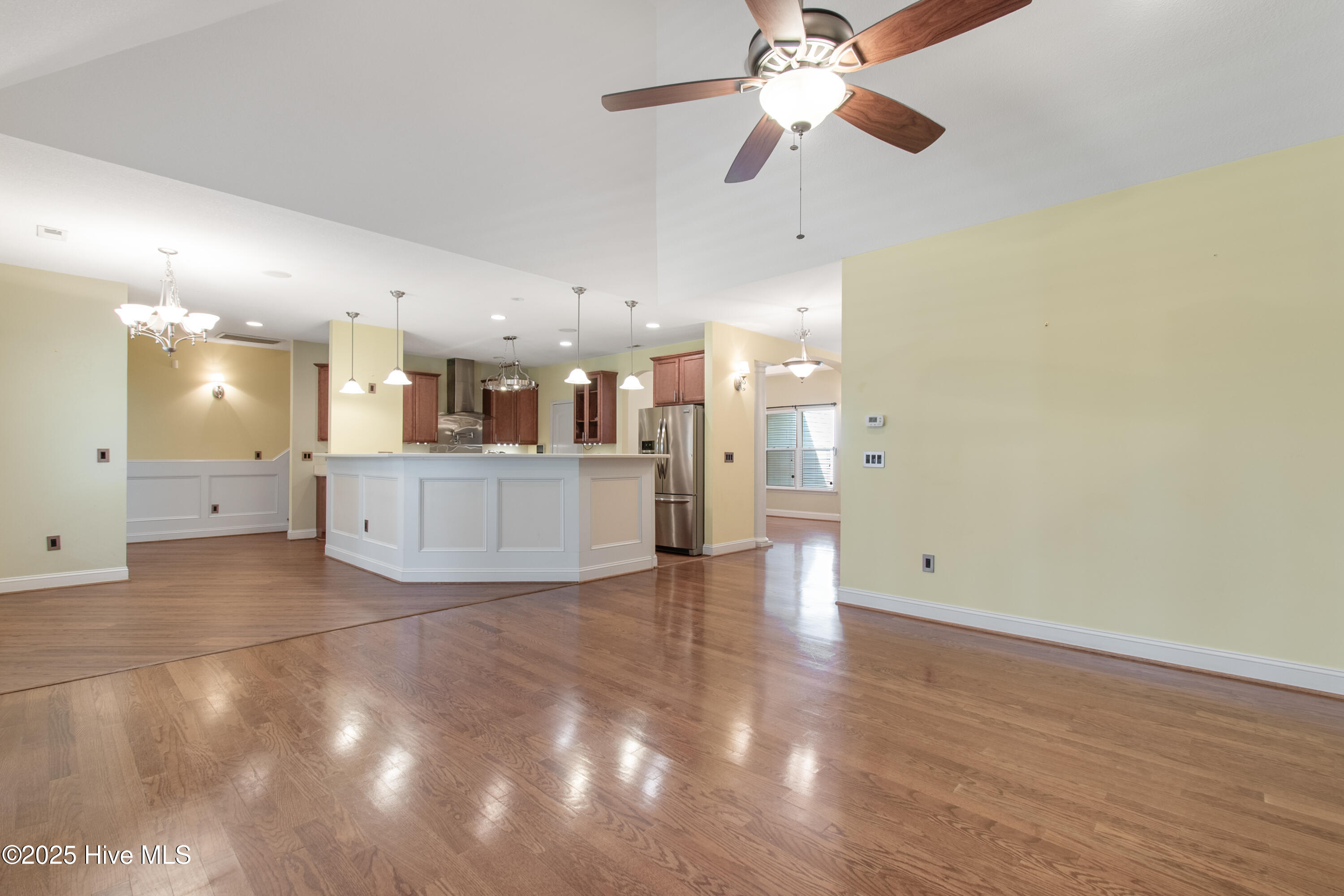 100532491 | Photo 13