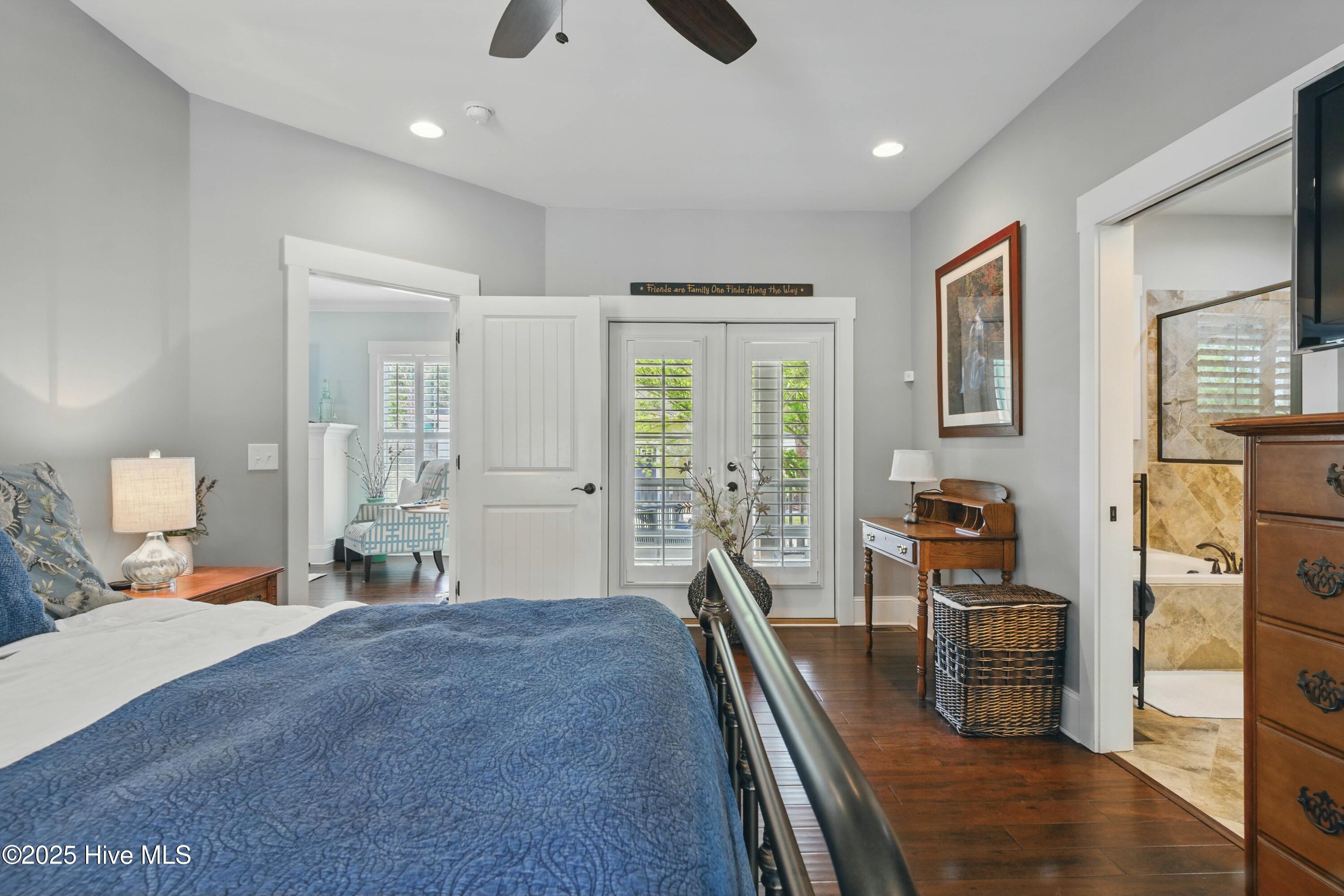 100560955 | Photo 17