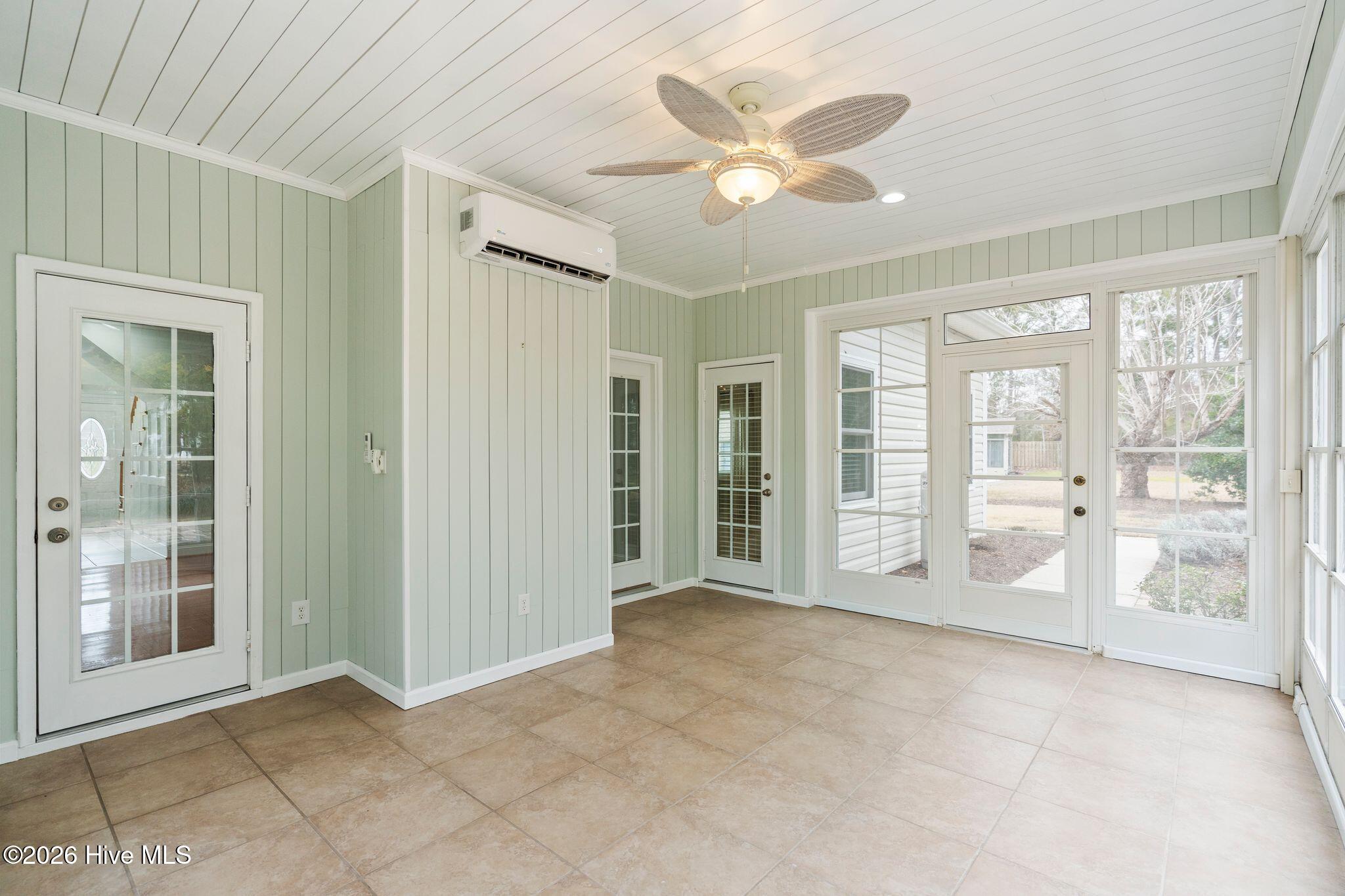 100552606 | Photo 37