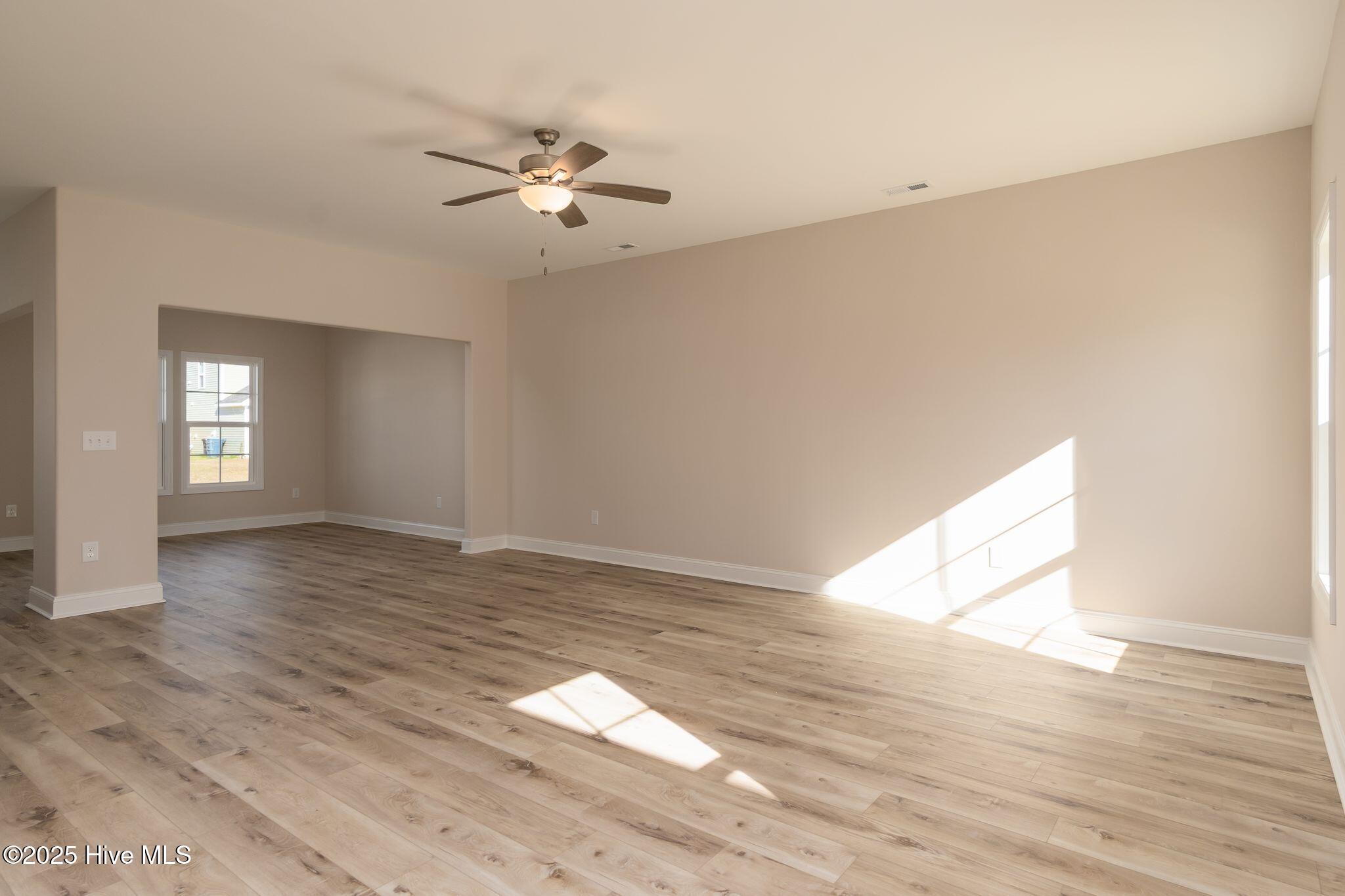 100531004 | Photo 16