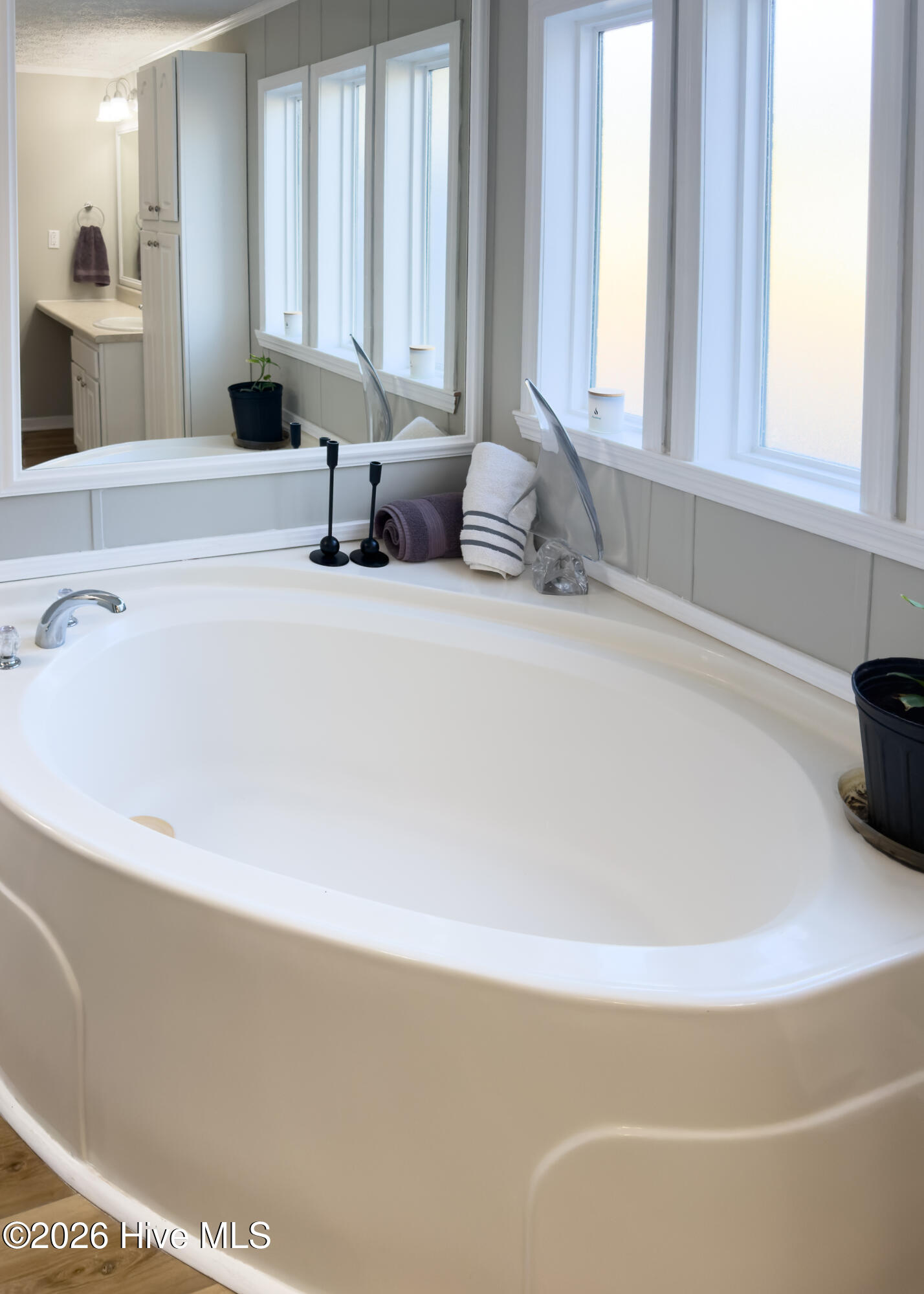 100548742 | Photo 36