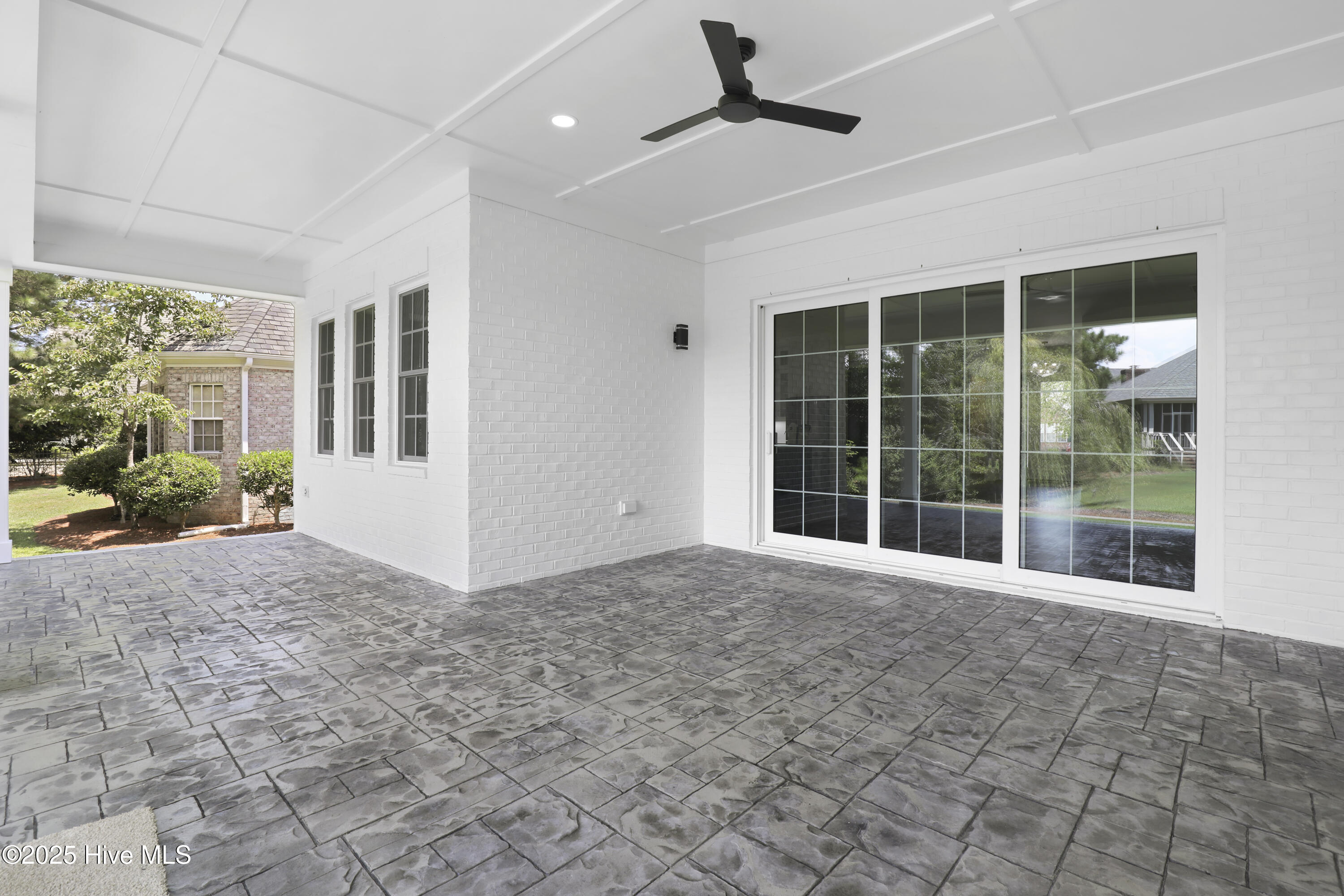 100556195 | Photo 21