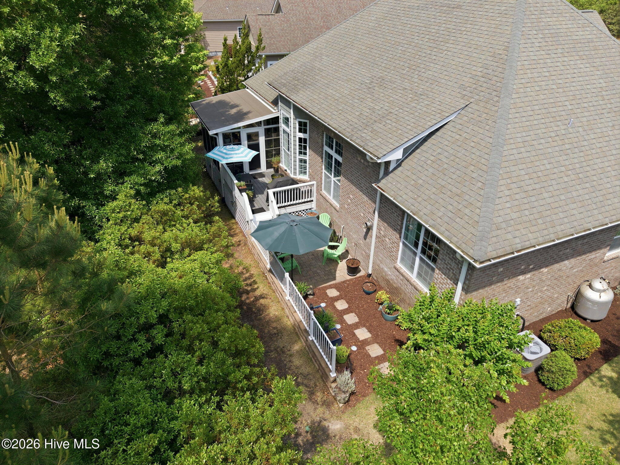 100569602 | Photo 42