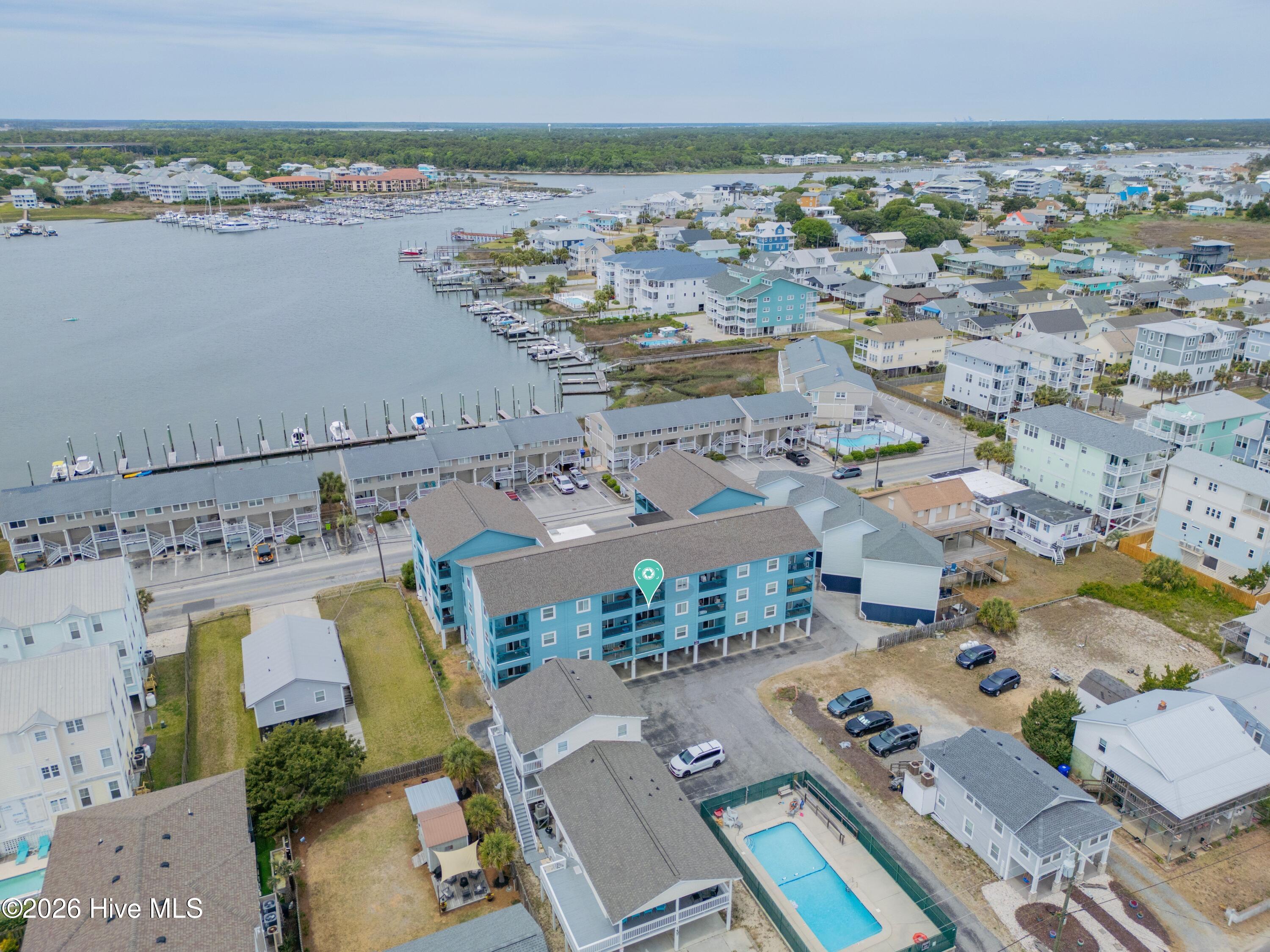 100570370 | Photo 25