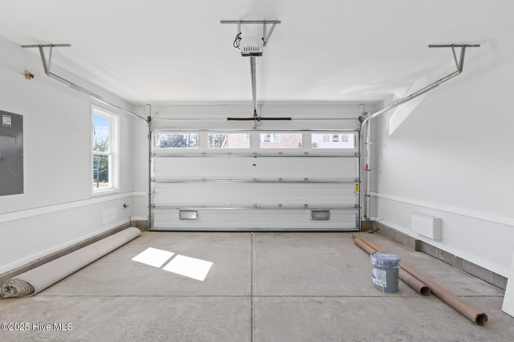 100534018 | Photo 48