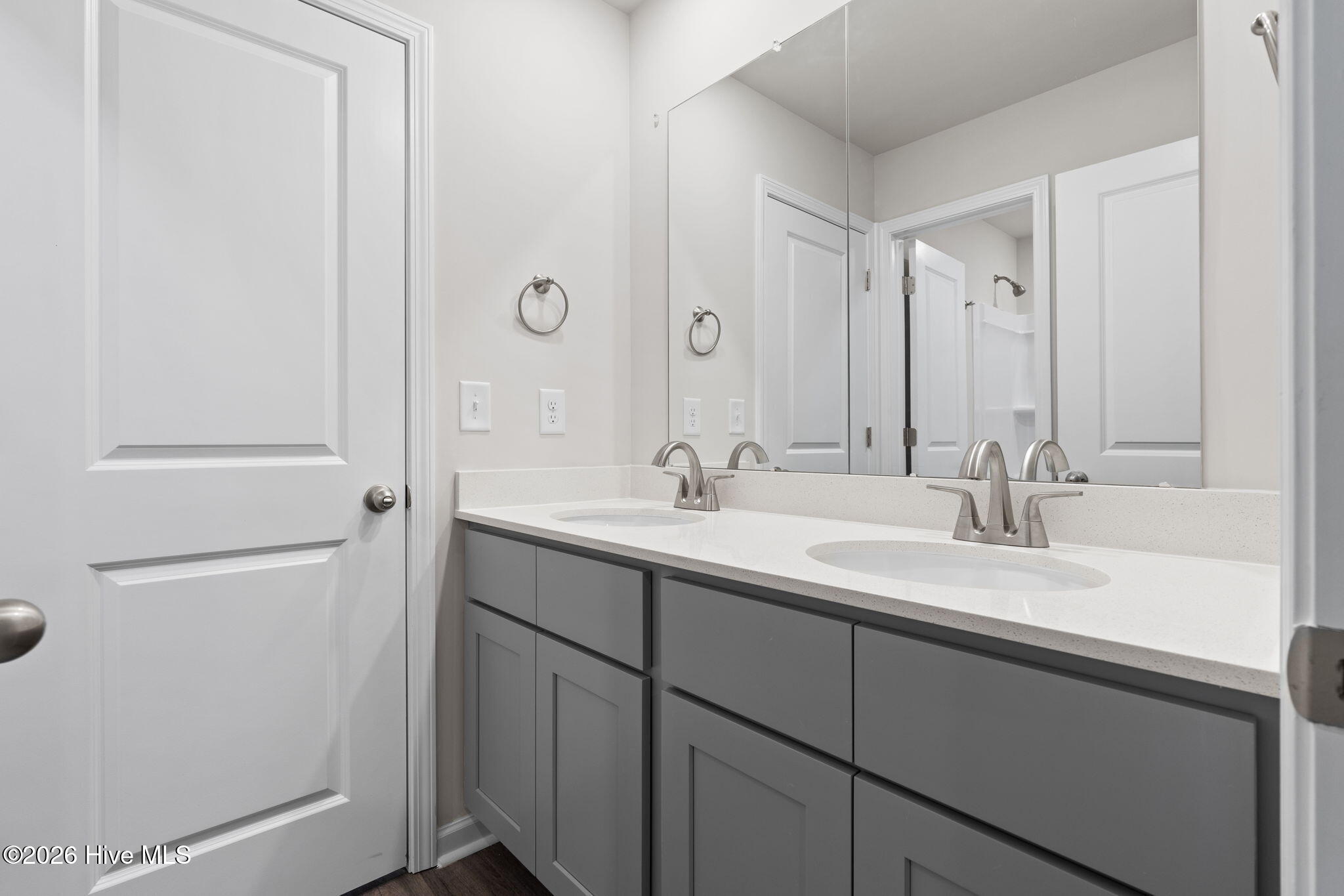 100566498 | Photo 22