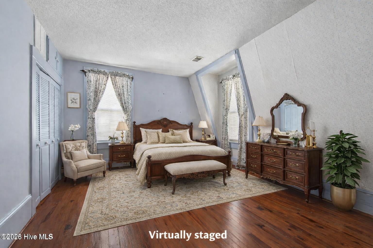 100566206 | Photo 48