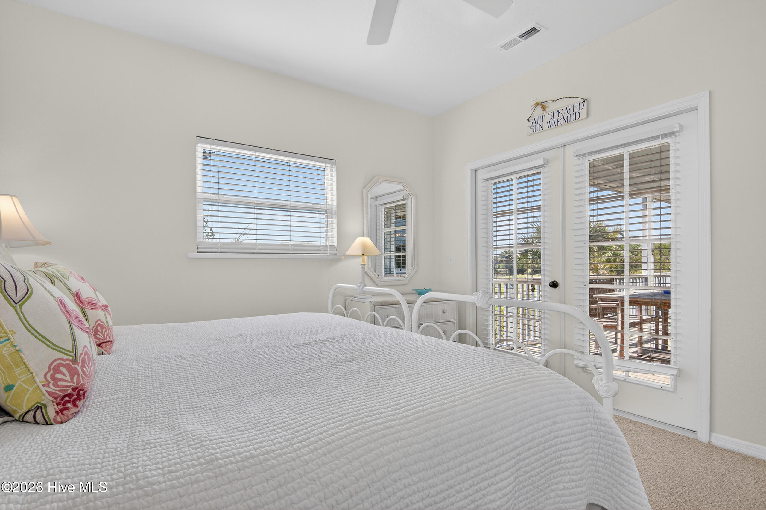 100565192 | Photo 35